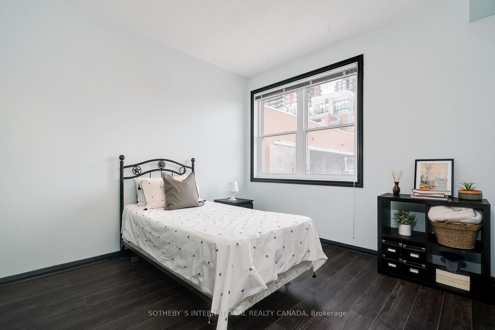 760 Lawrence Avenue Unit 106 photo 19