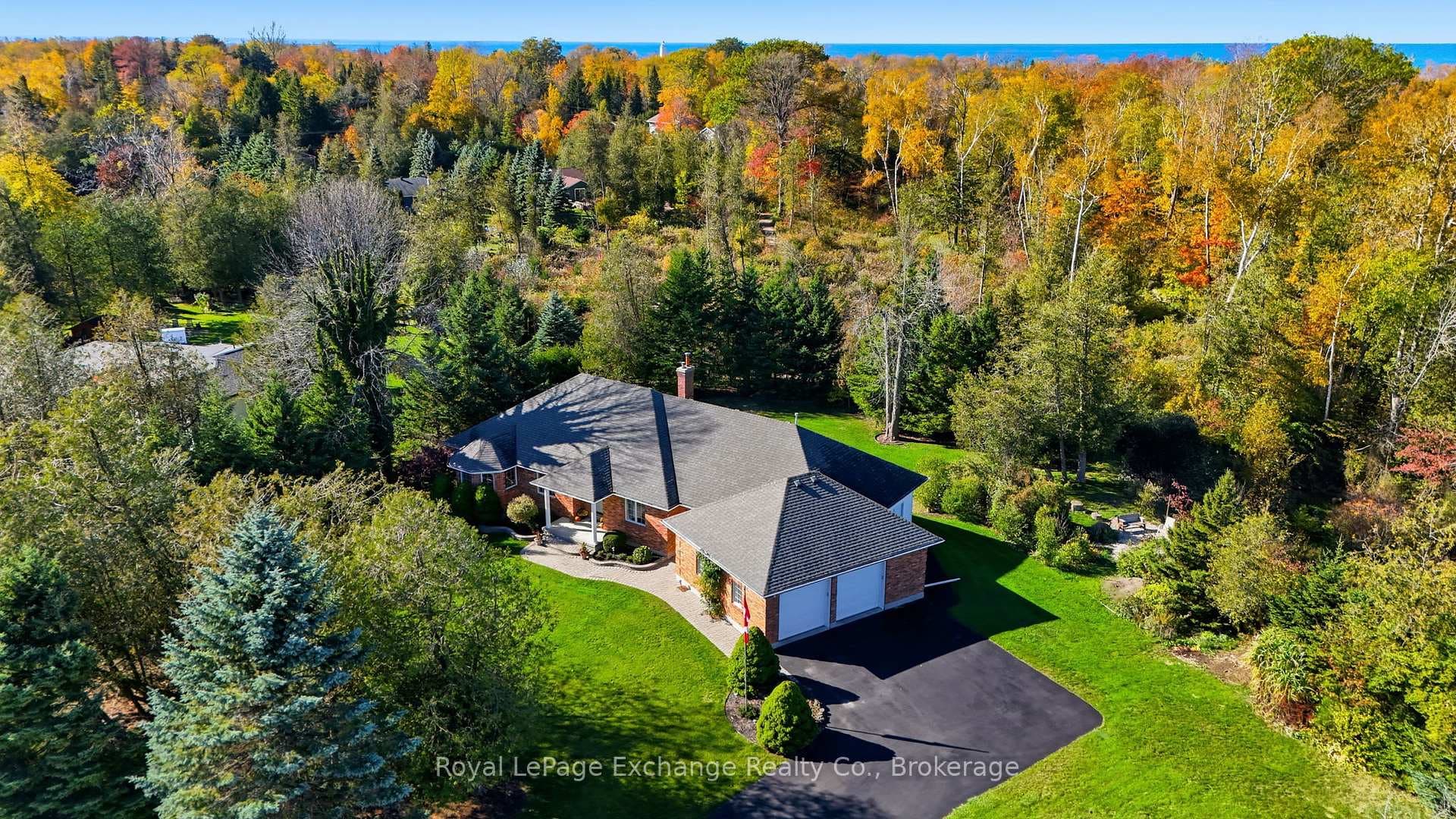 115 Deerhurst Drive photo 1