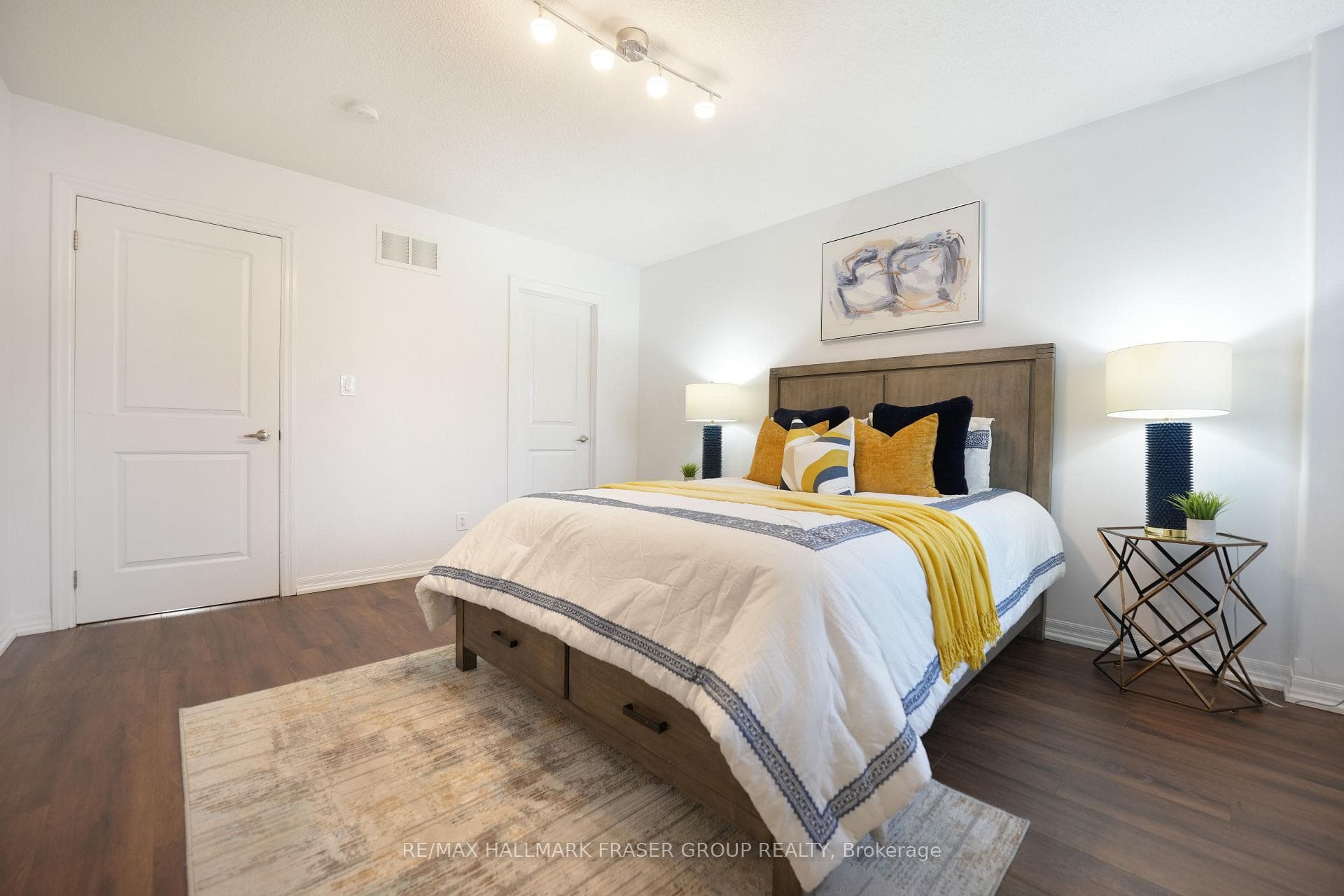 1800 Silverstone Crescent photo 25