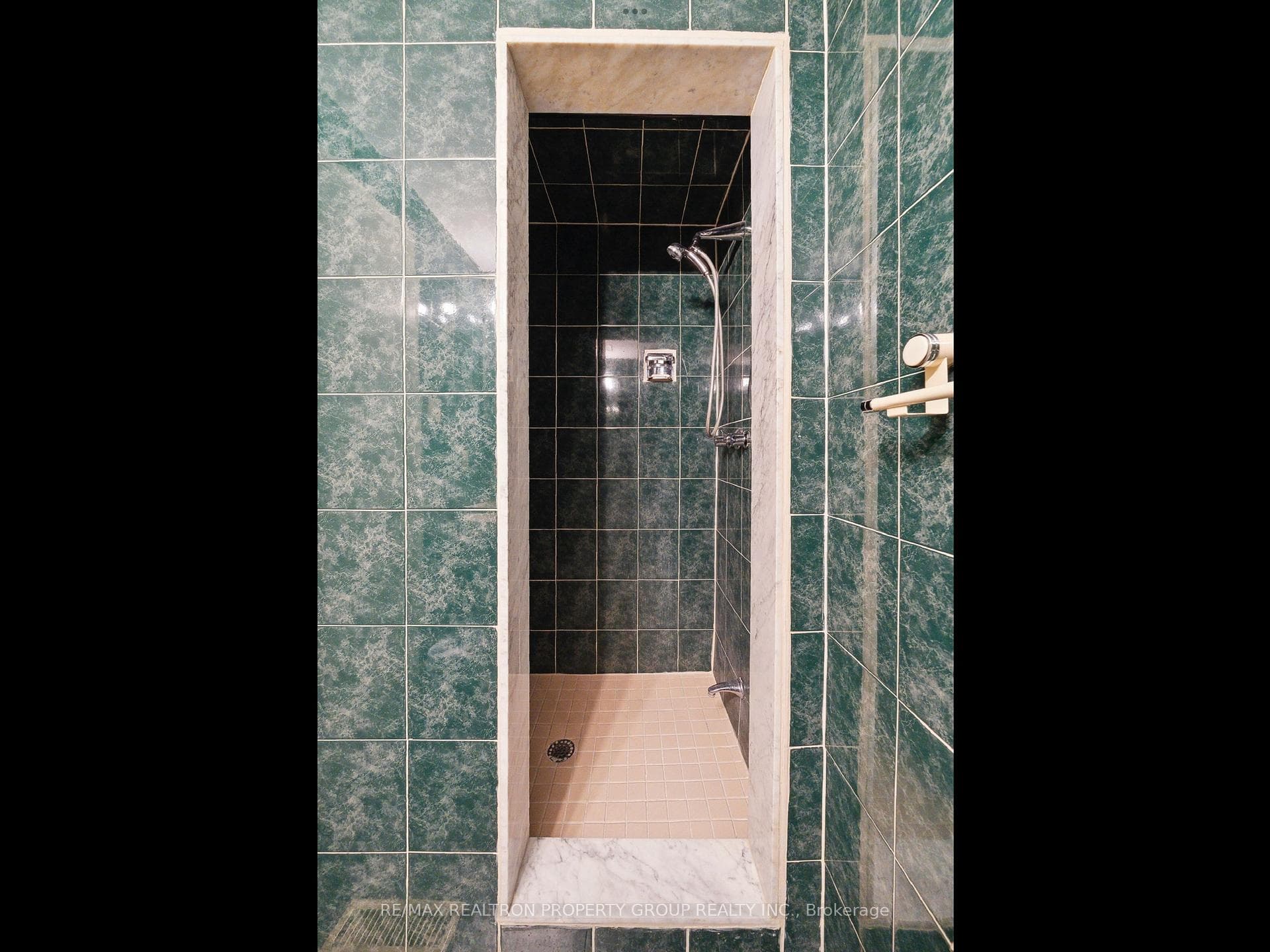 3000 Midland Avenue Unit 6 photo 12