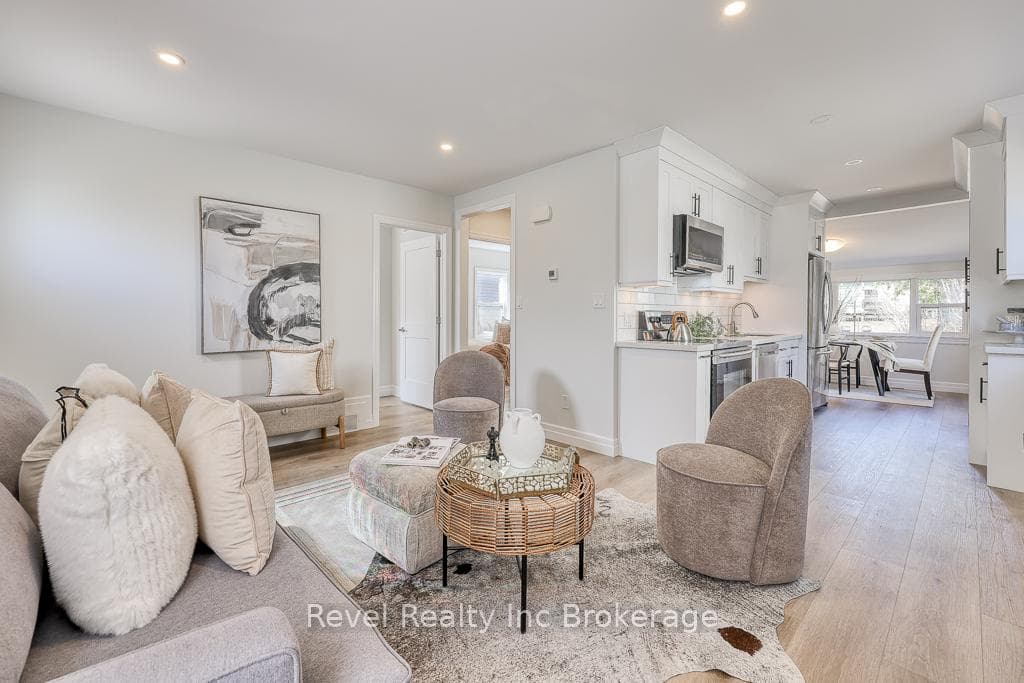 679 Elizabeth Street photo 4