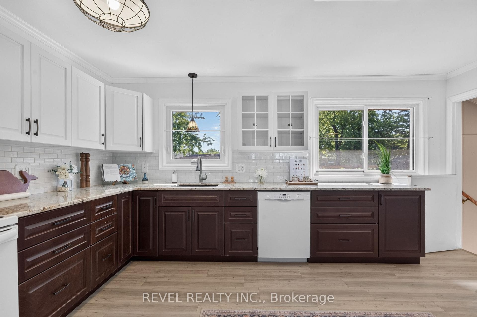 1804 St. Anne Street photo 9
