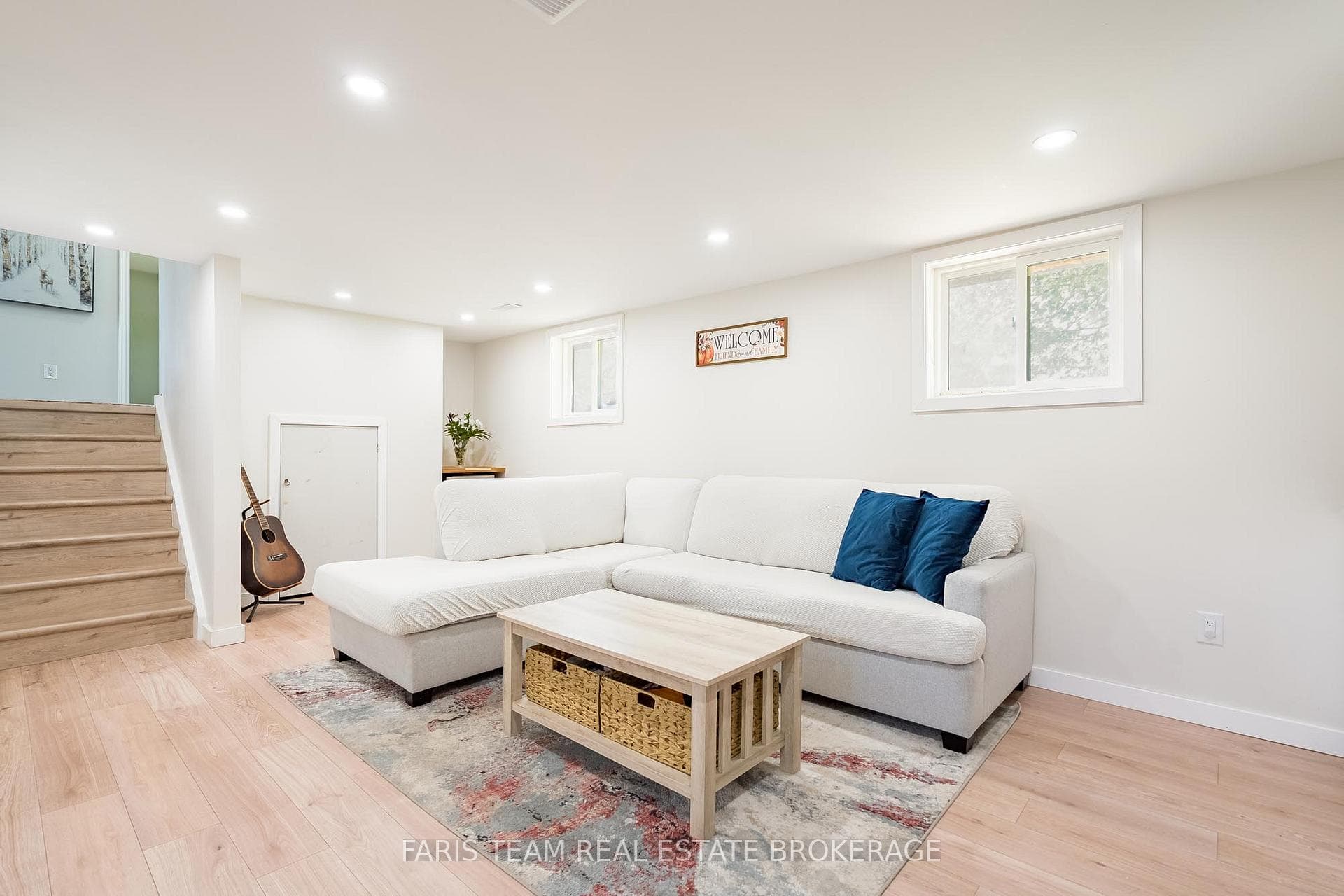 201 Parkside Crescent photo 20