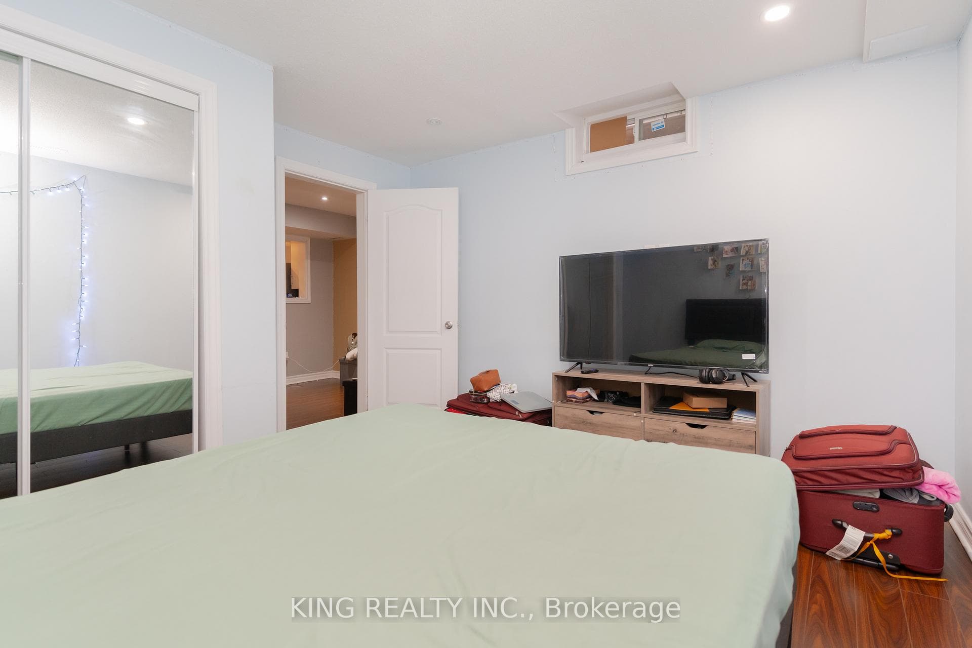 54 COACHLIGHT Crescent photo 39