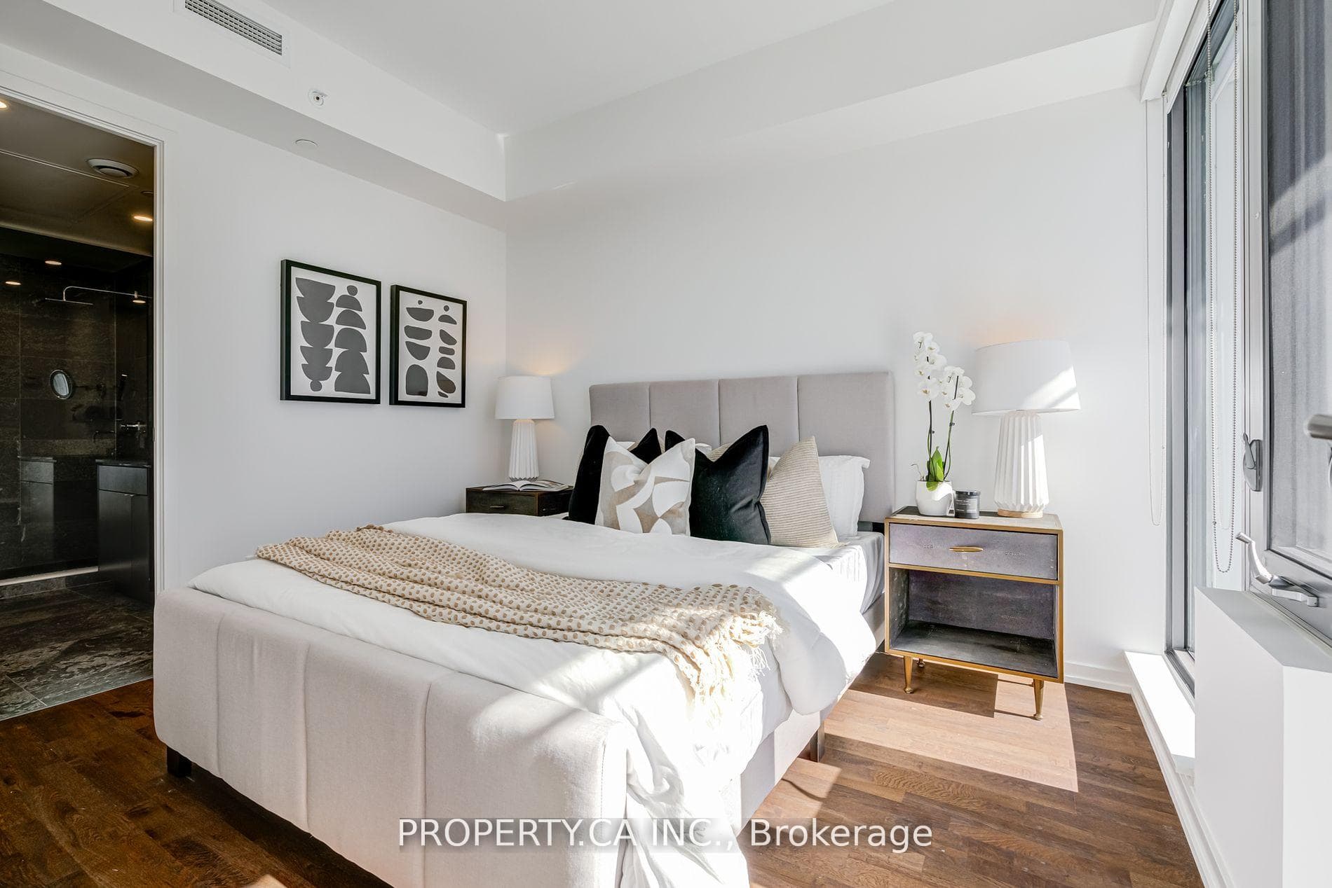 60 Colborne Street Unit 2403 photo 11