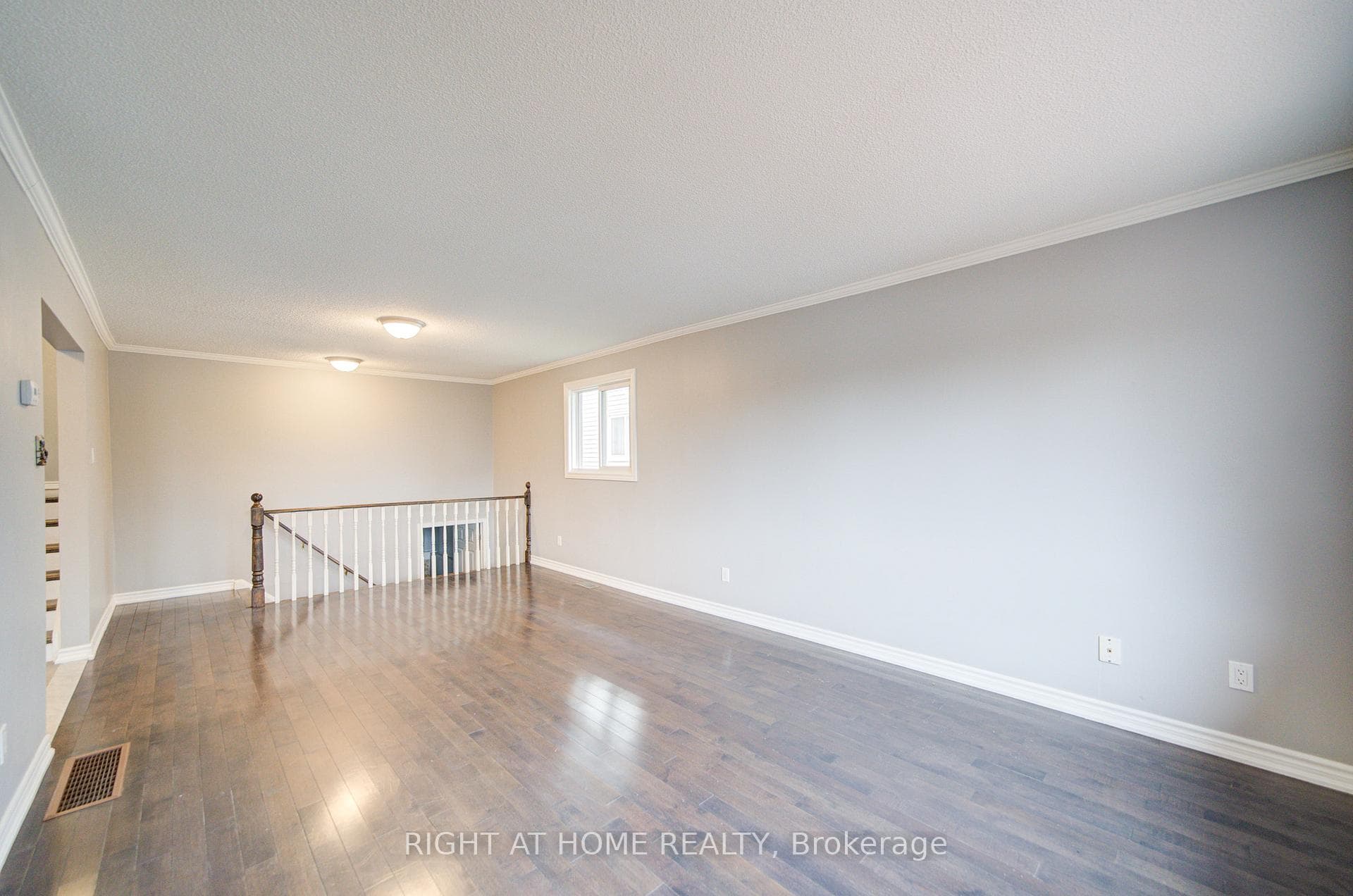 52 Rosenfeld Drive photo 6