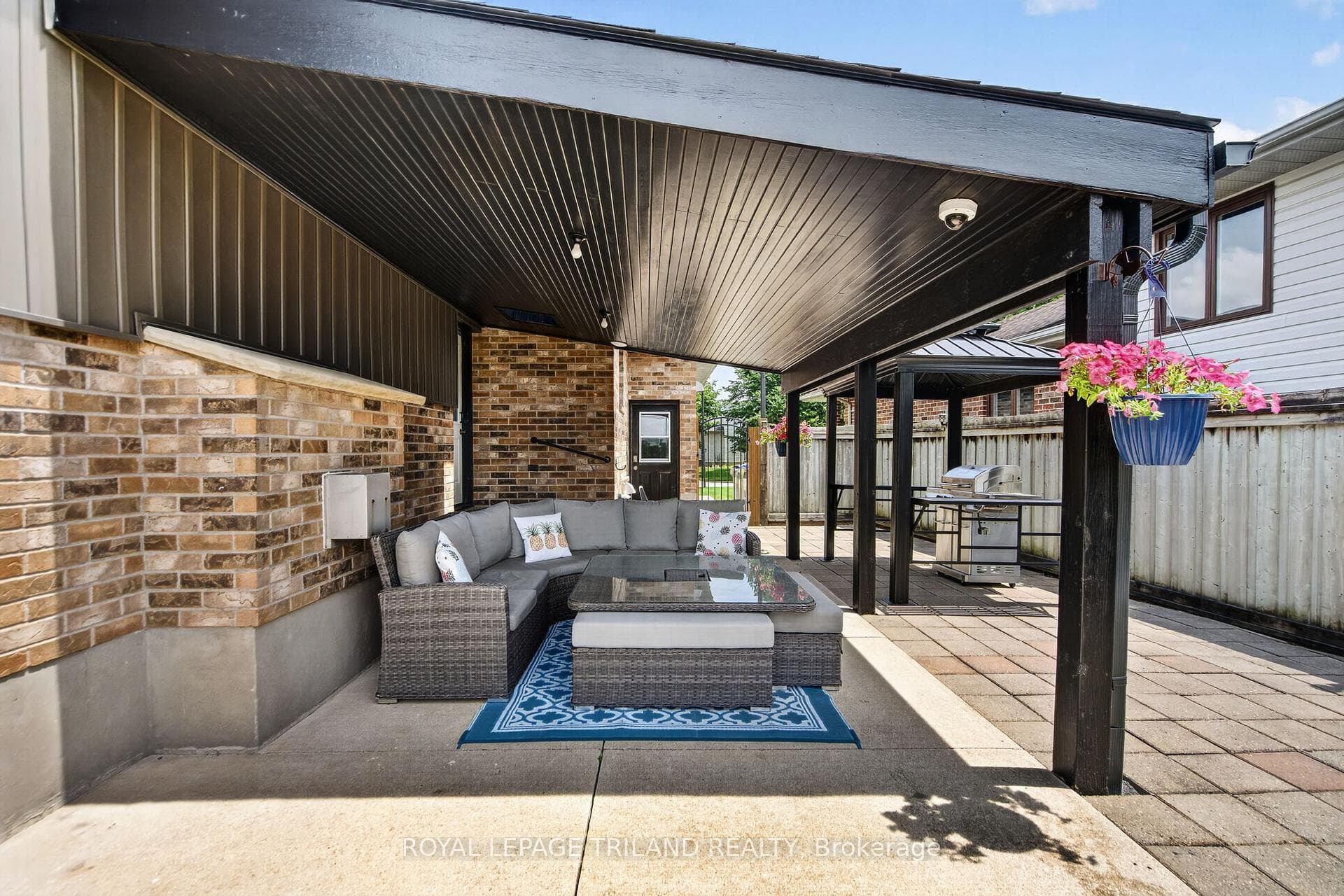56 Parkview Crescent photo 40