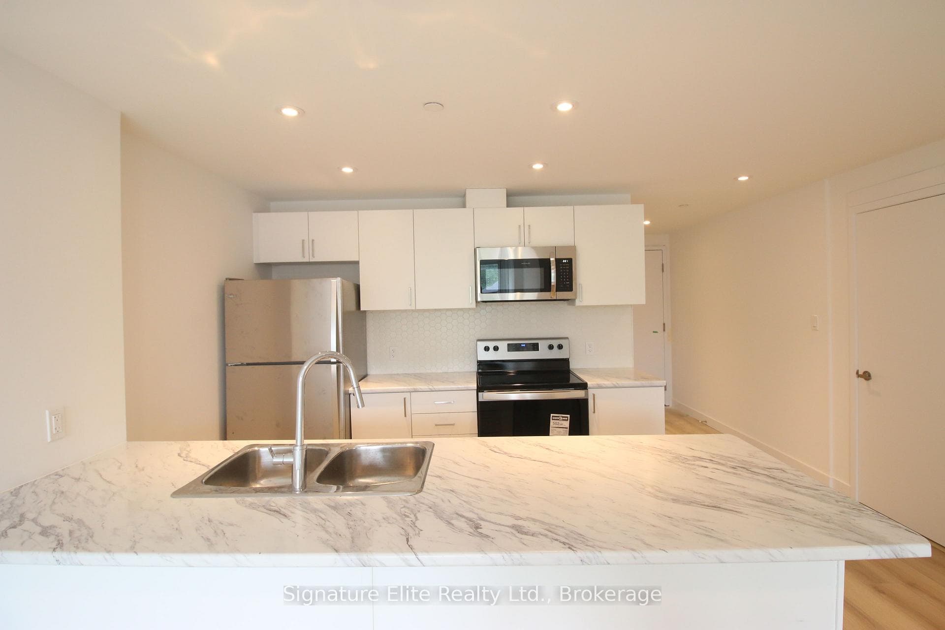2382 Kingston Road Unit 206 photo 5