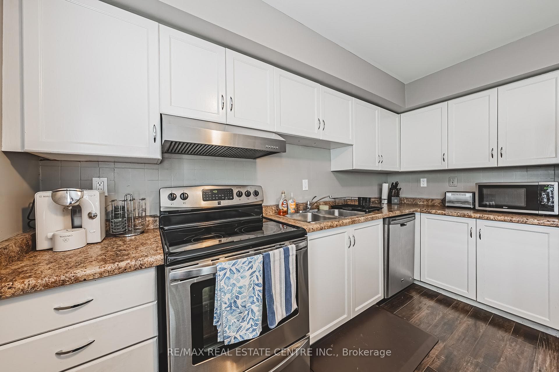 266 LIMERIDGE Road Unit 3 photo 7