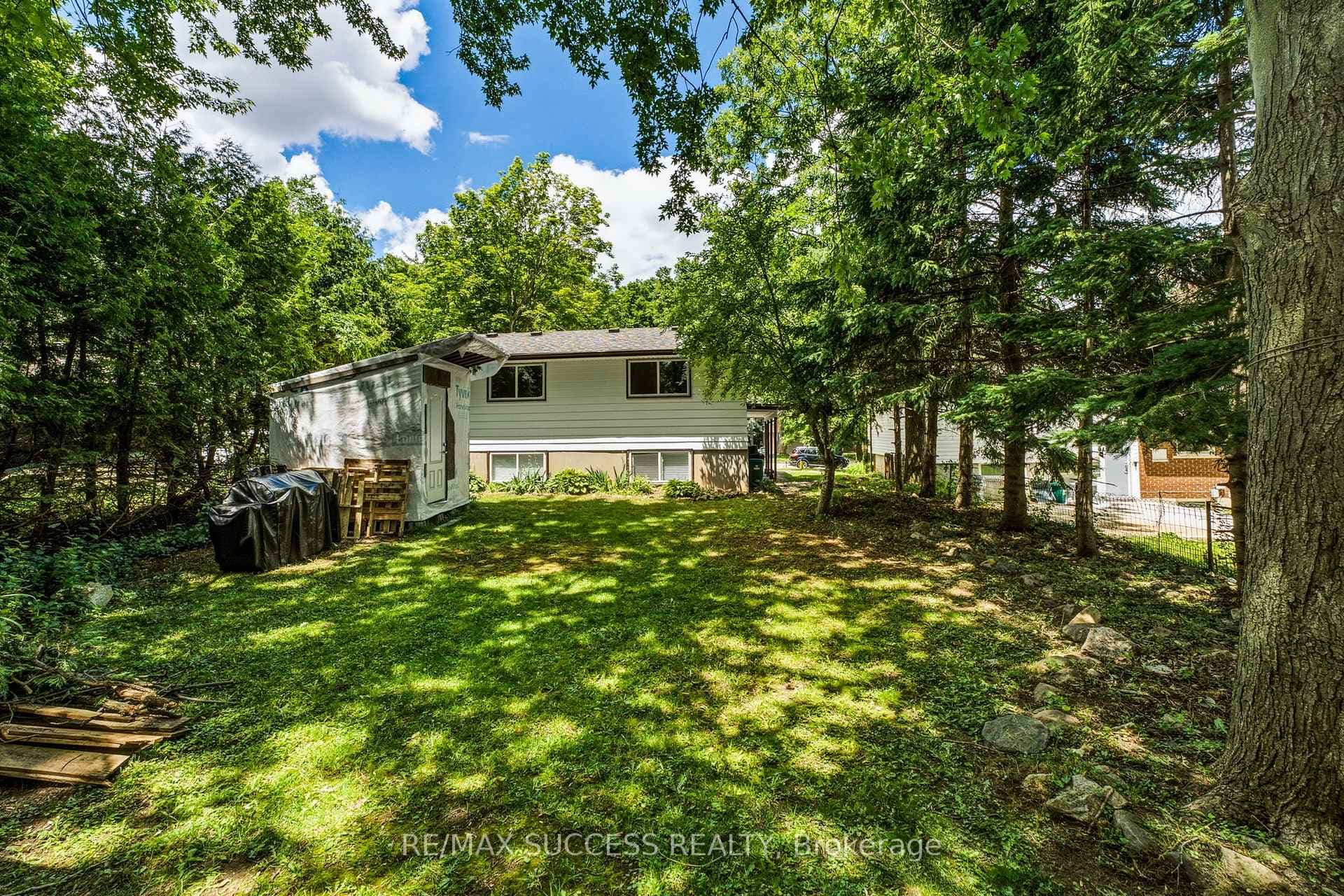 97 Blythwood Road photo 44