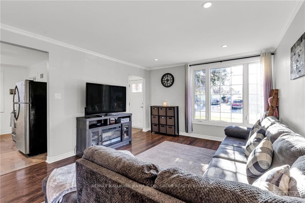 1241 VANCOUVER Avenue photo 8