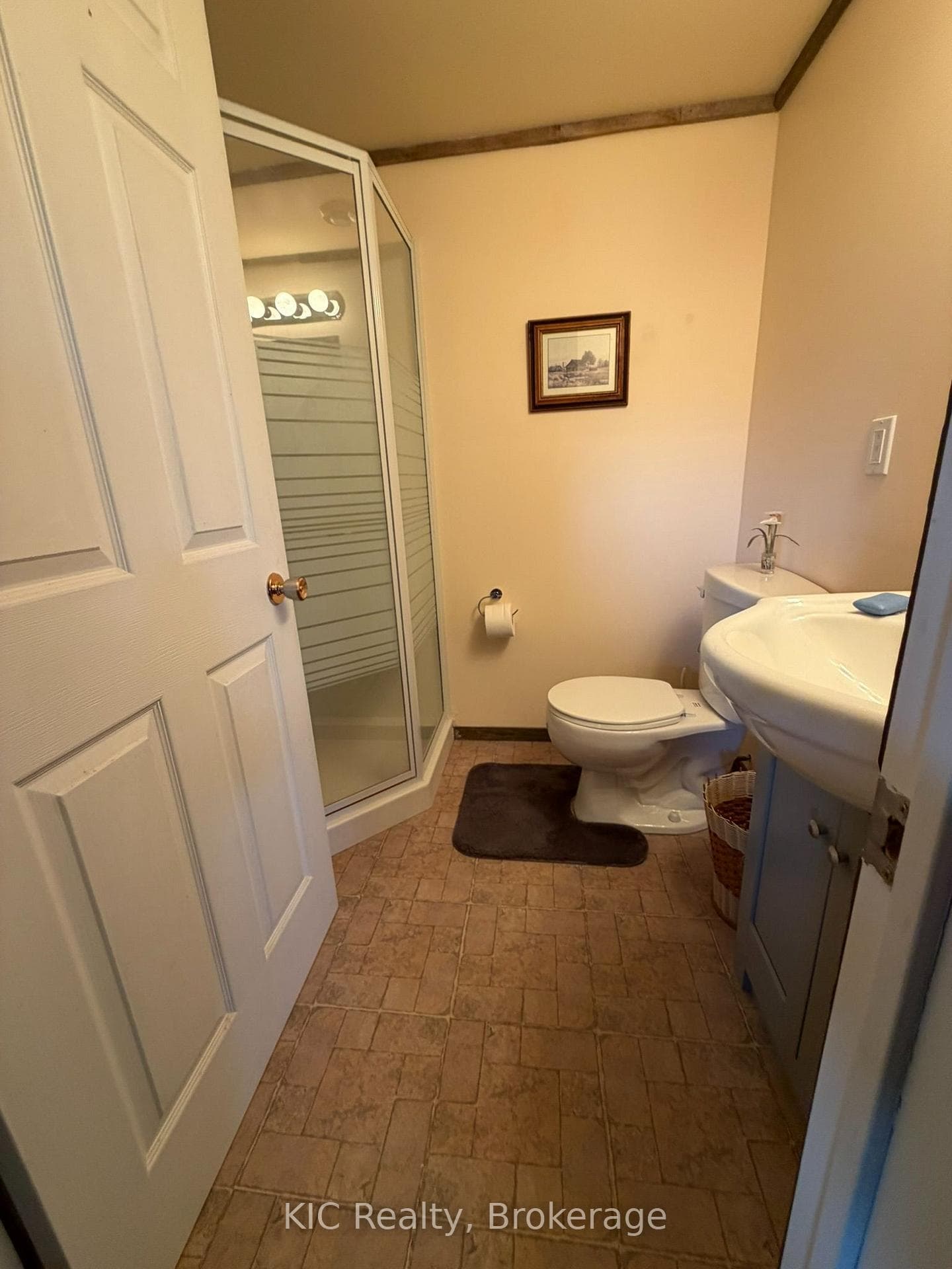 221 Jones Road photo 29