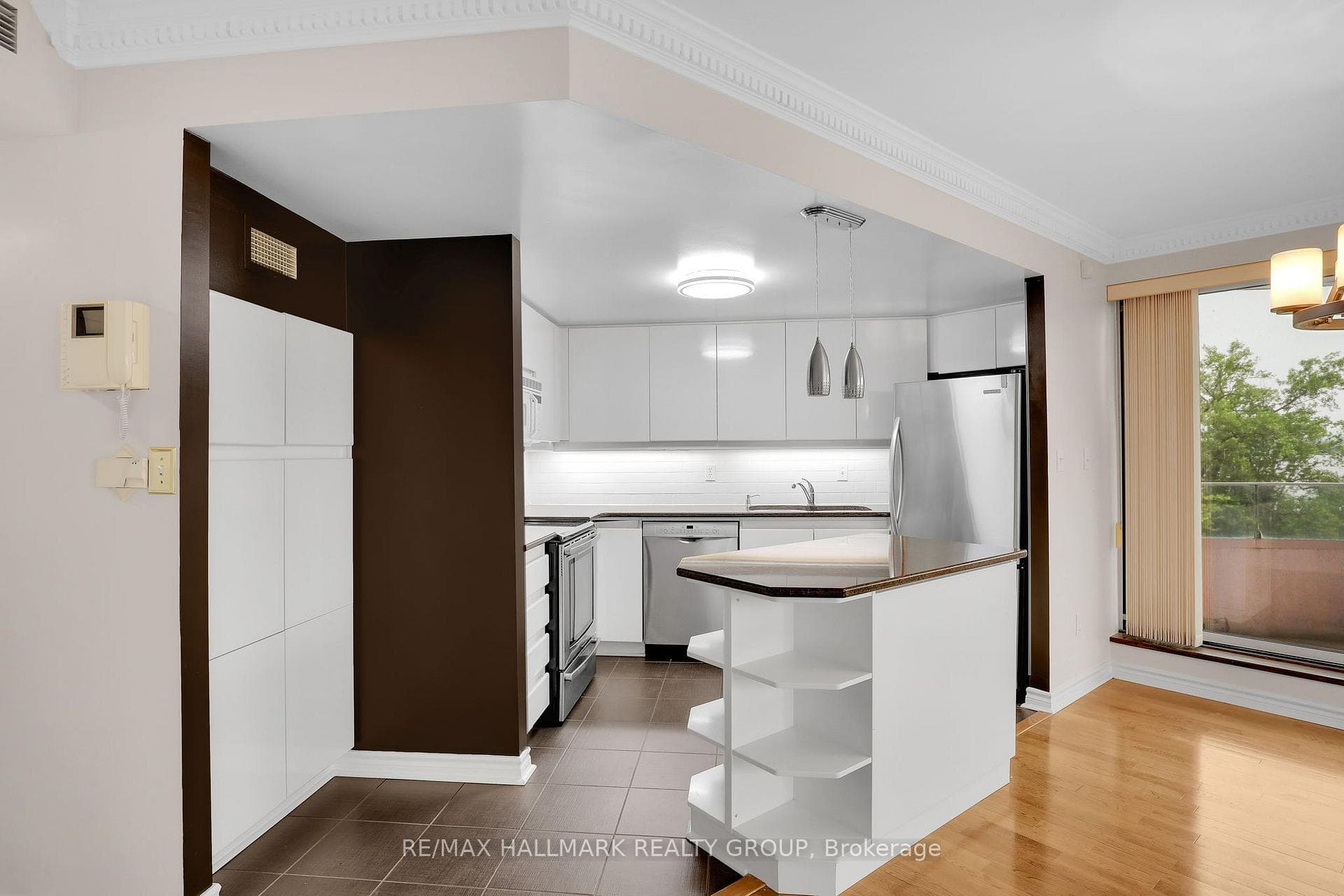 3105 Carling Avenue Unit 502 photo 7