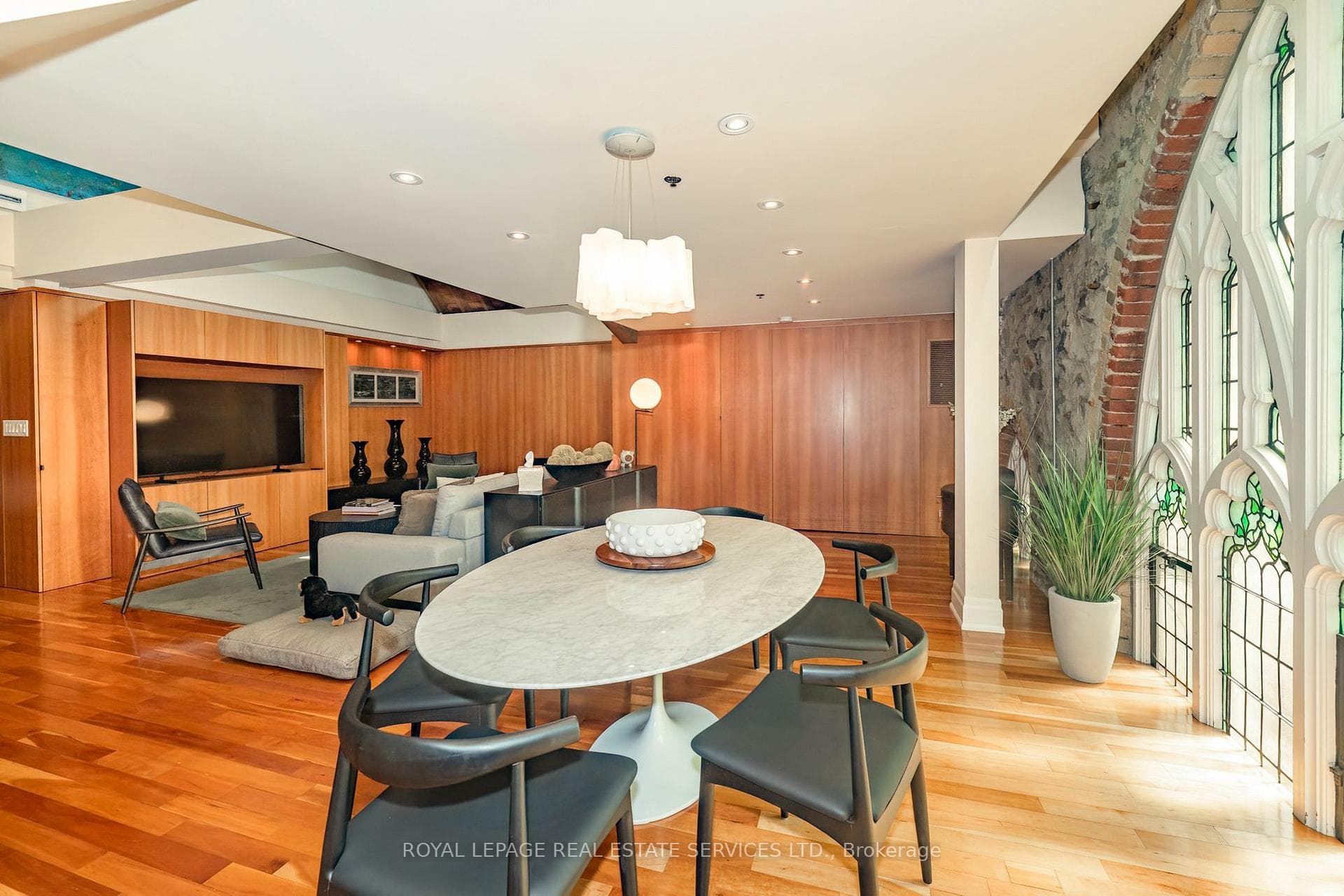 384 Sunnyside Avenue Unit 308 photo 9