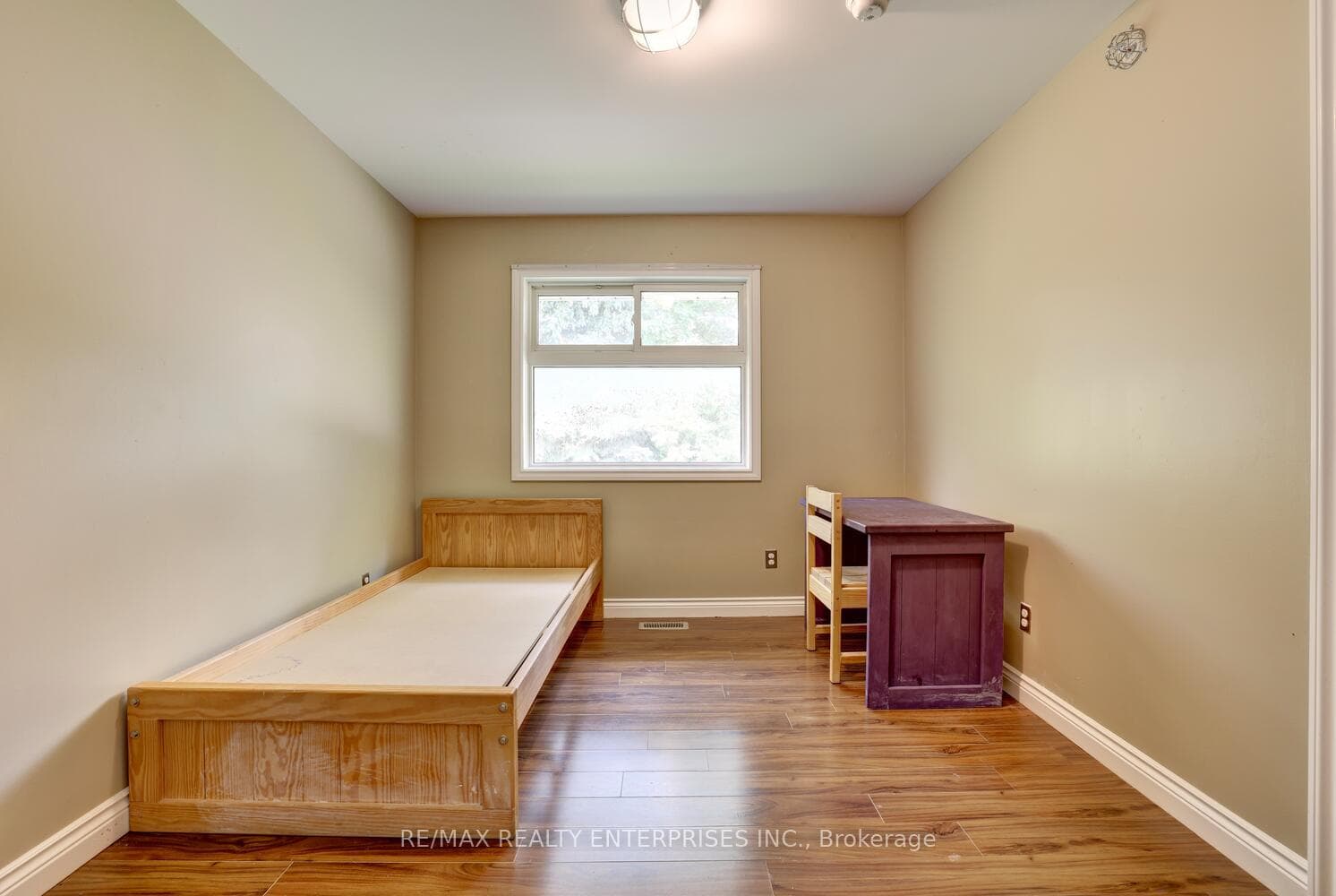 1751 Queen Street photo 15