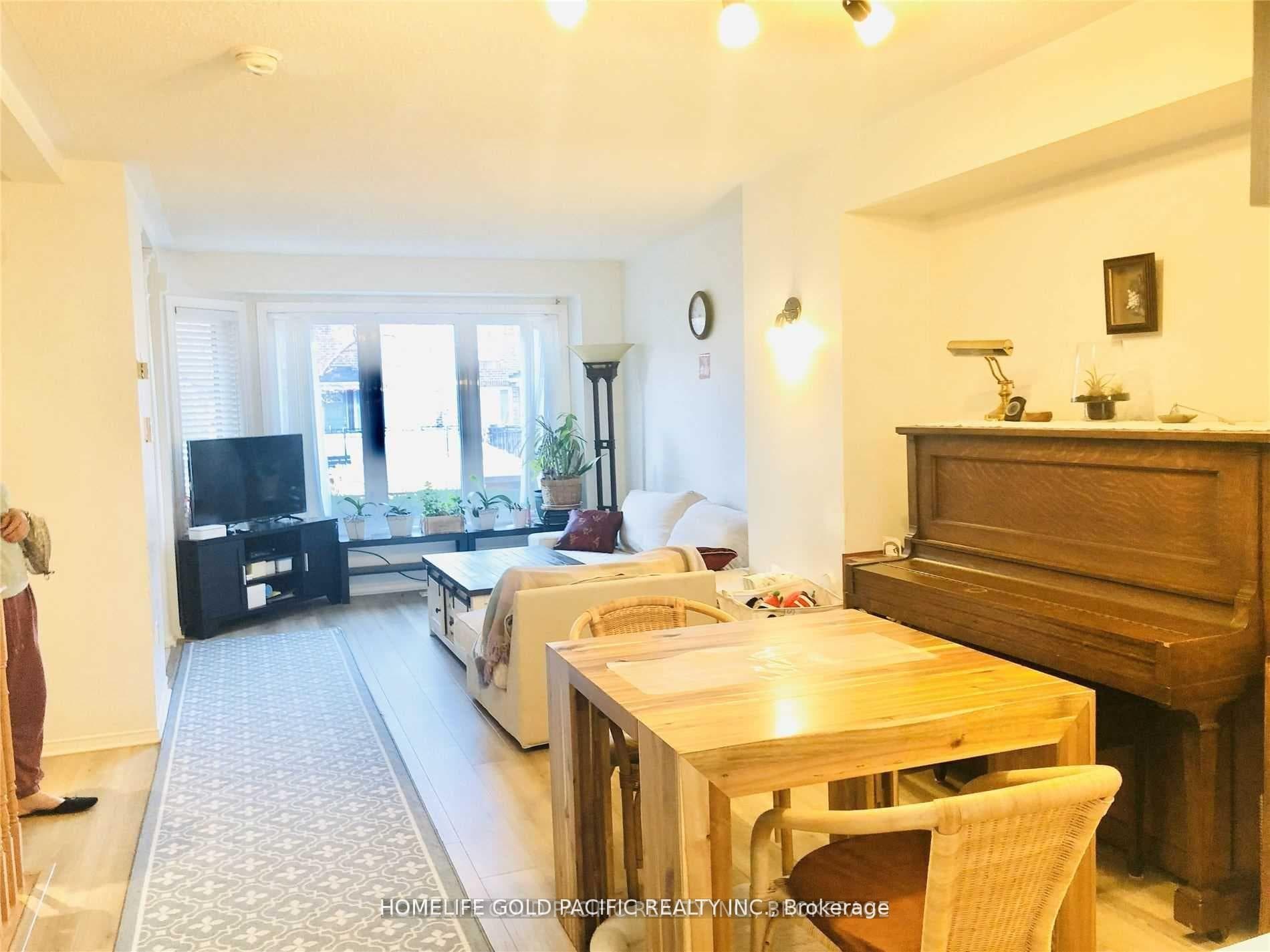18 Clark Avenue Unit 45 photo 10