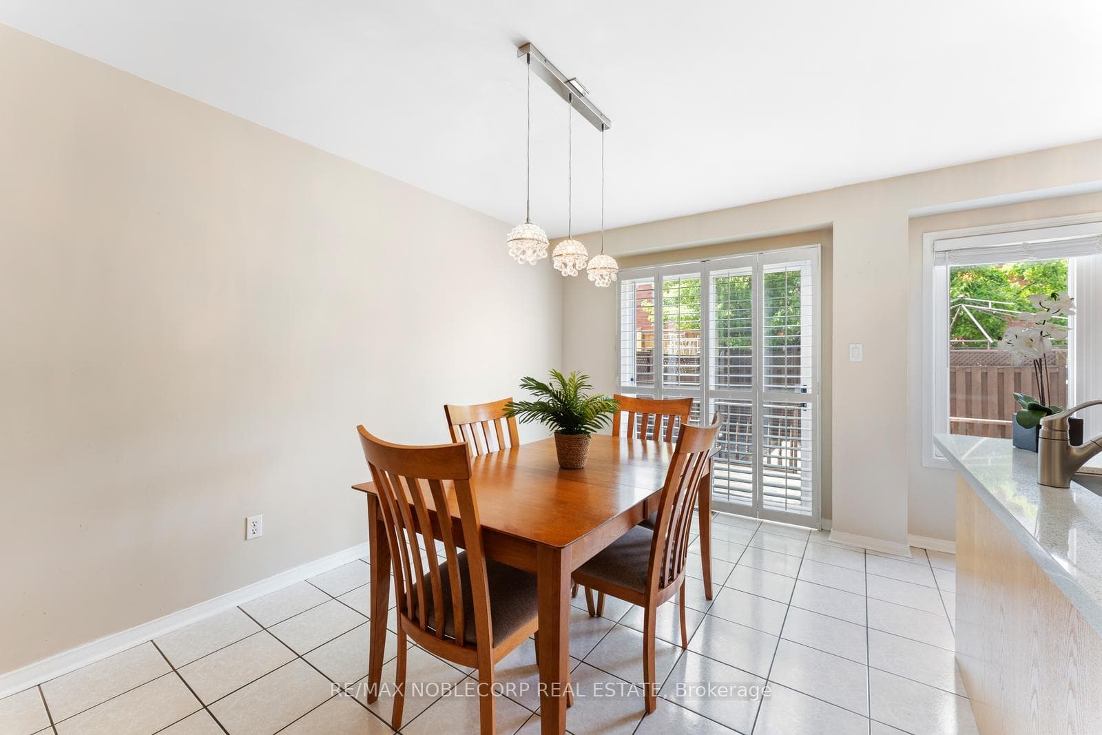 44 Hanton Crescent photo 16
