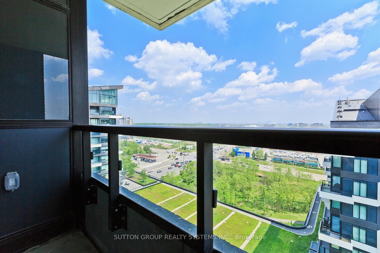 2481 Taunton Road Unit 1304 photo 18