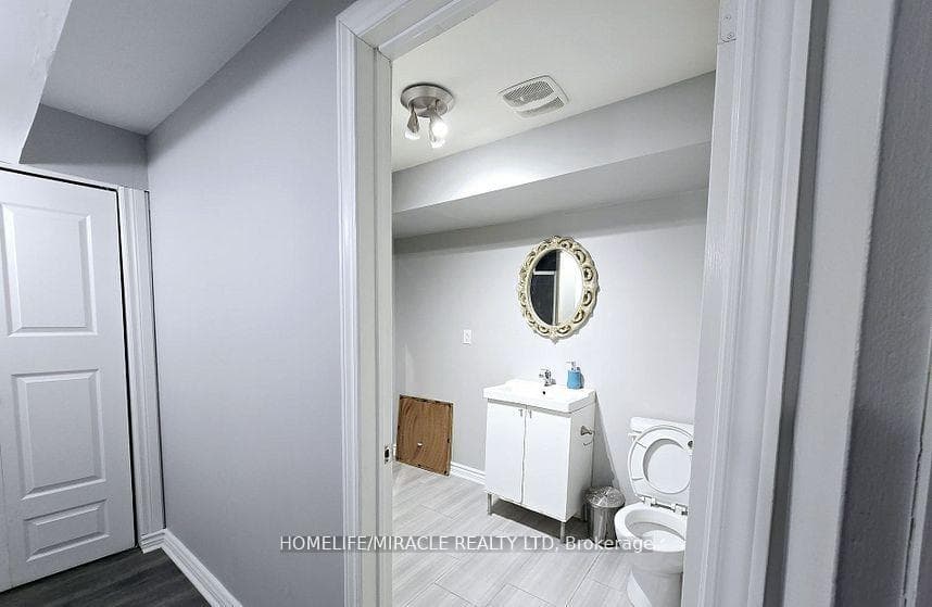 33 Atira Avenue photo 20