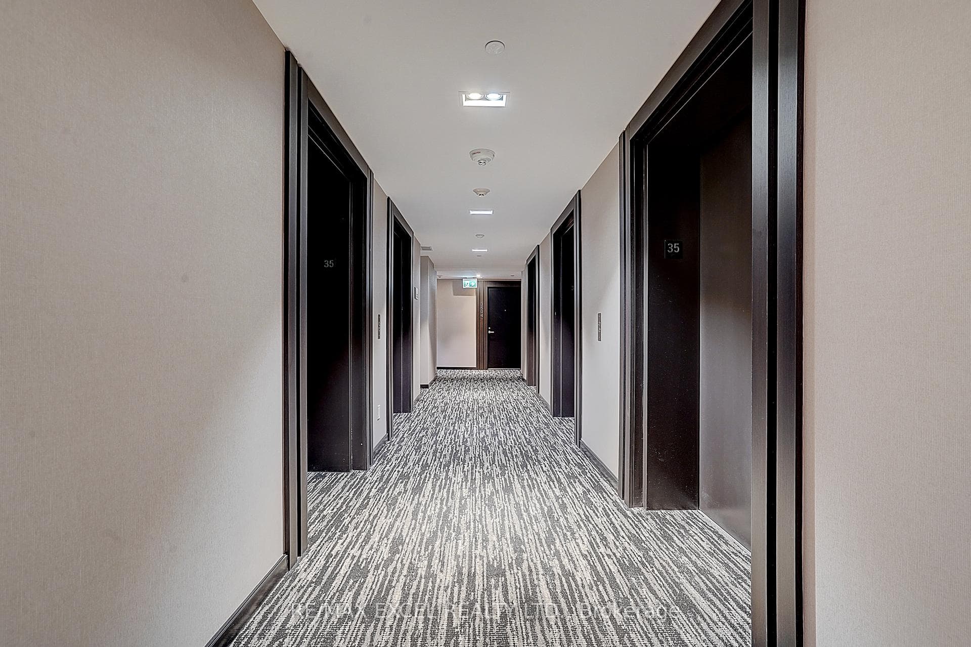 501 Yonge Street Unit 3509 photo 6