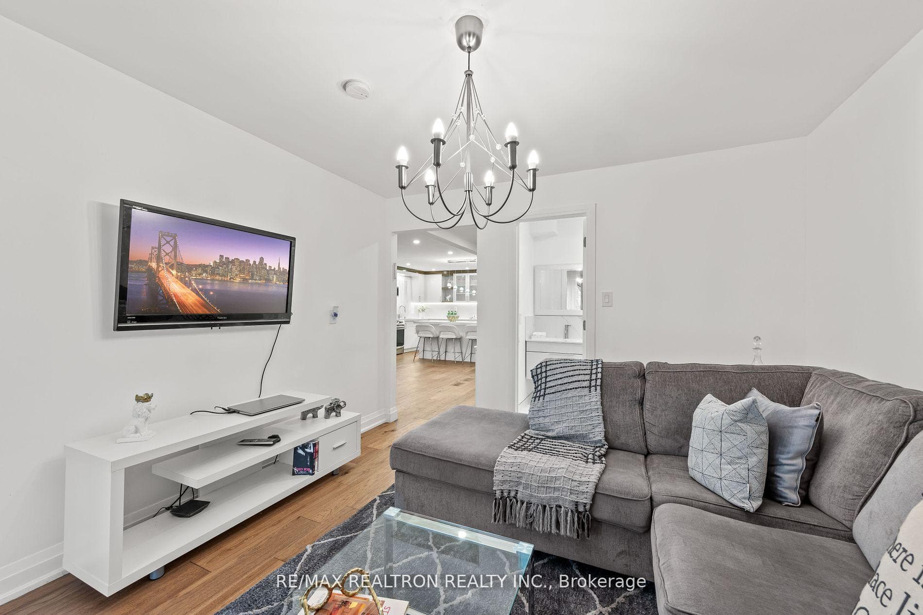 14 Mortimer Court photo 18