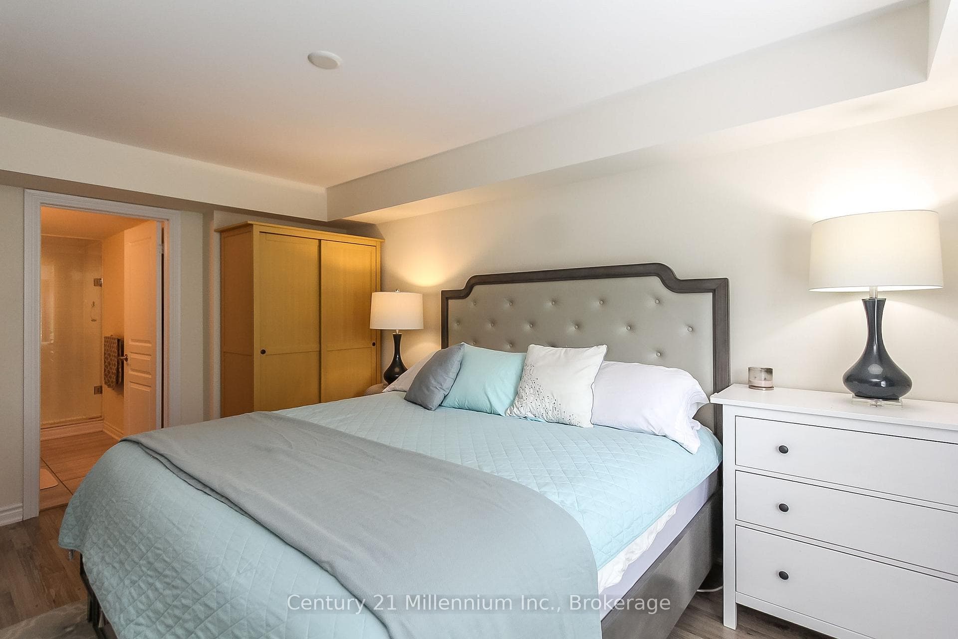 7 ANCHORAGE Crescent Unit 108 photo 19