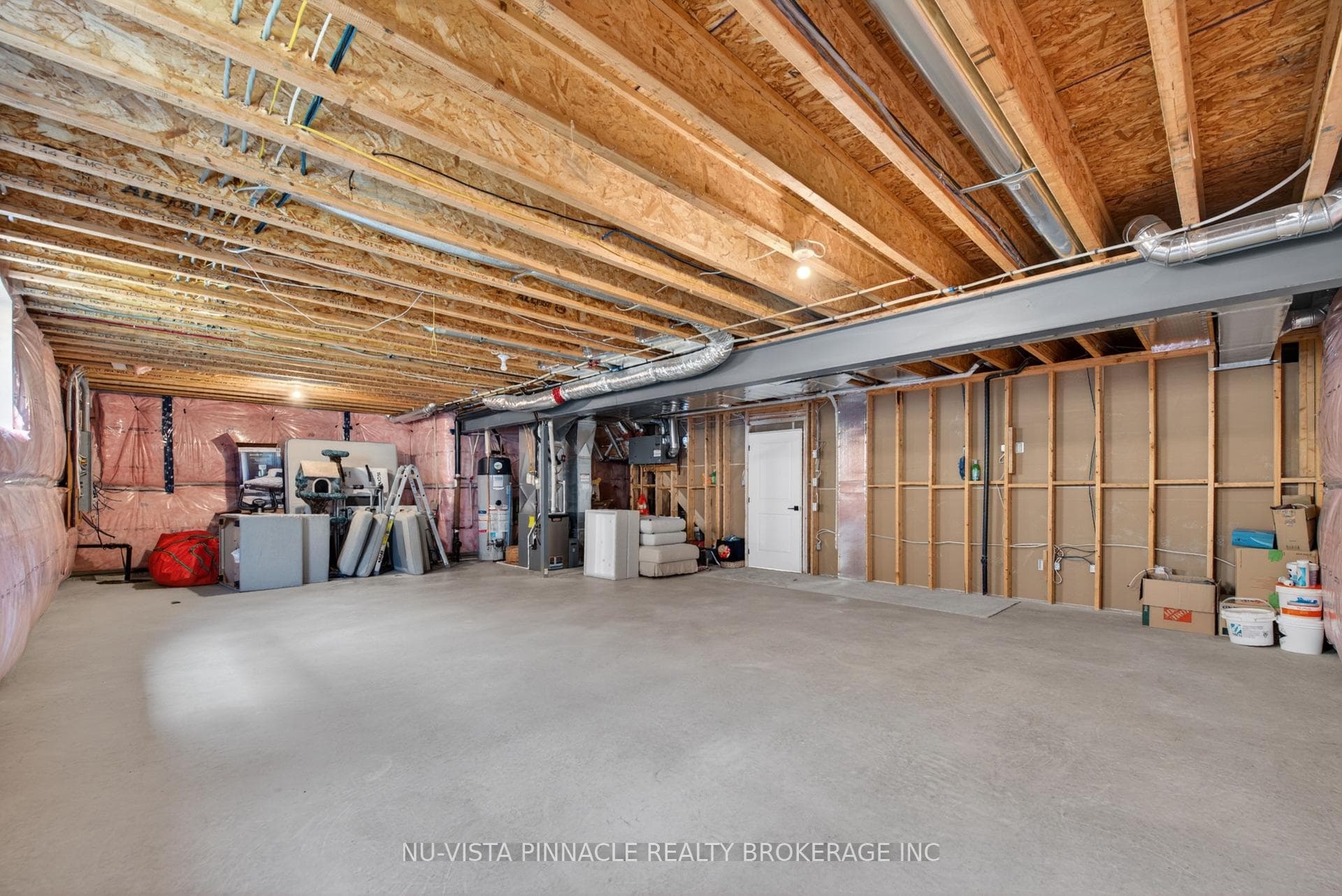 2572 LUCAS Avenue photo 40