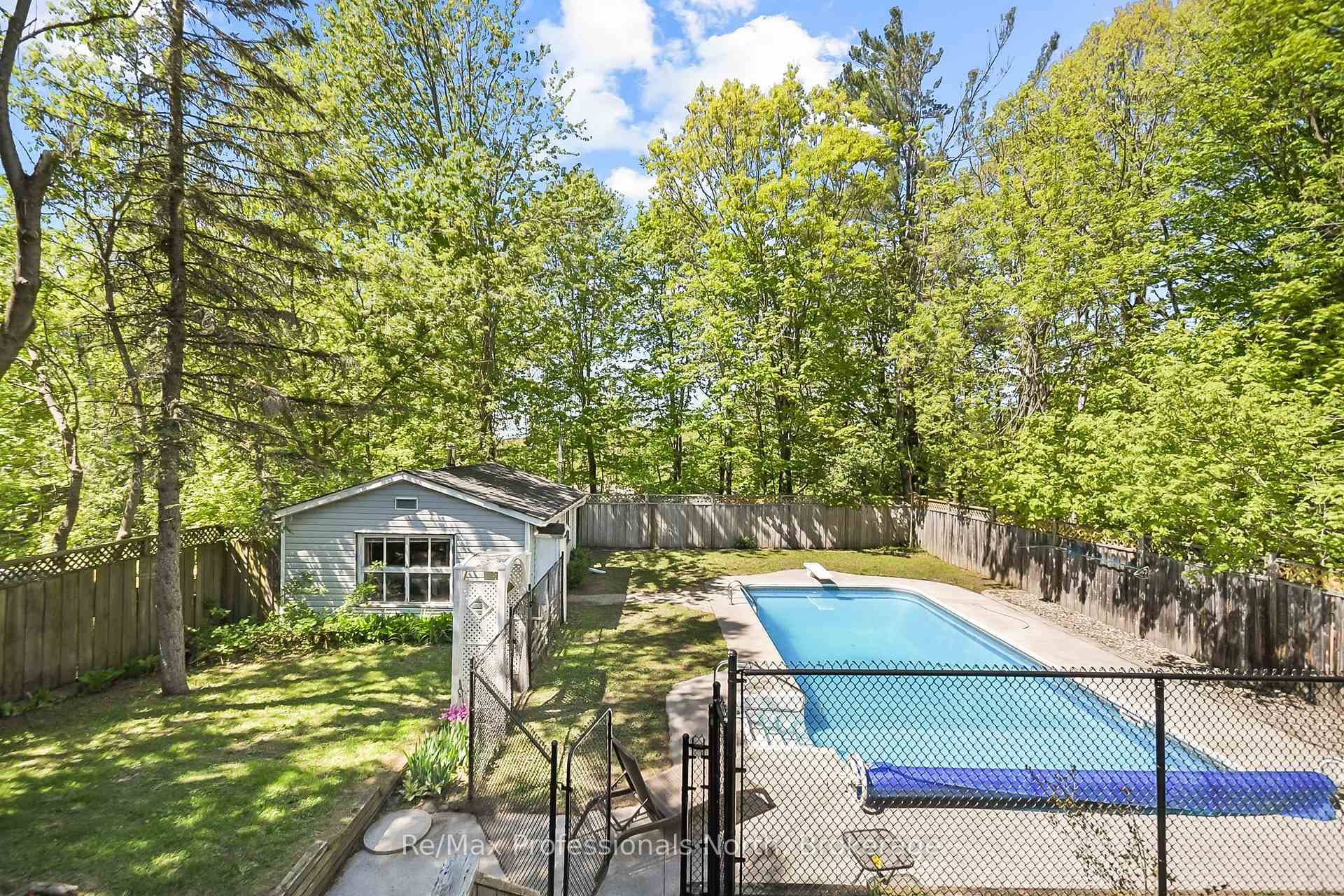 110 FRASER Street photo 35
