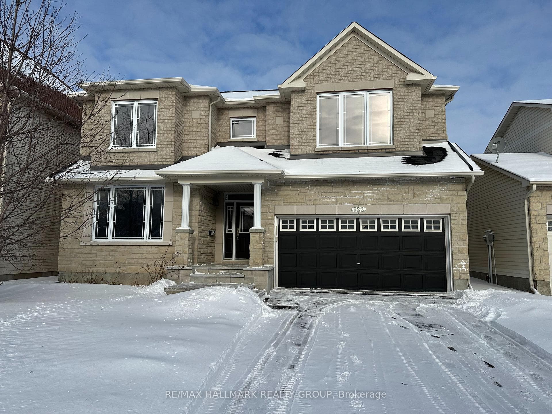322 FAIRLAKES Way photo 1