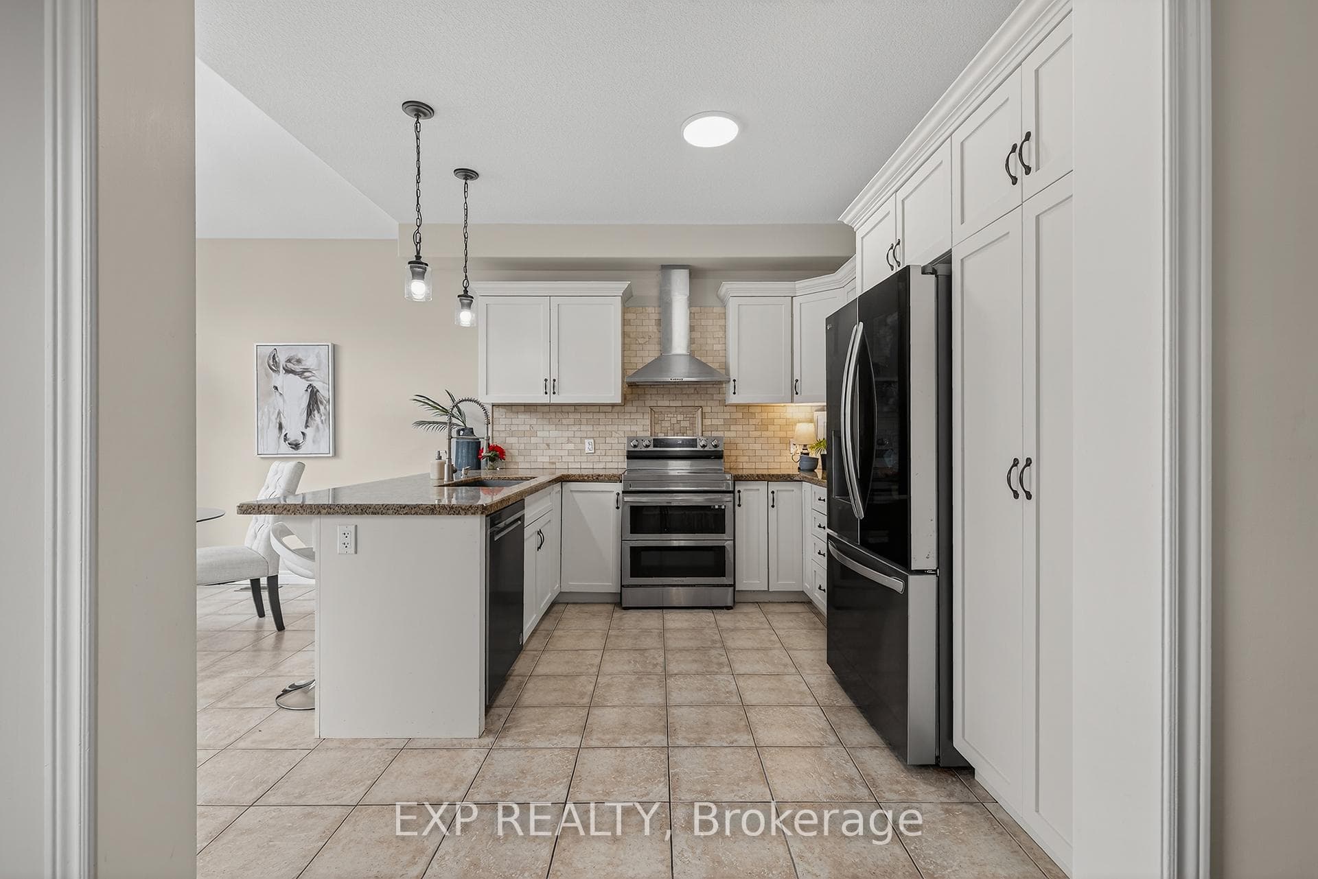 100 Garinger Crescent photo 10