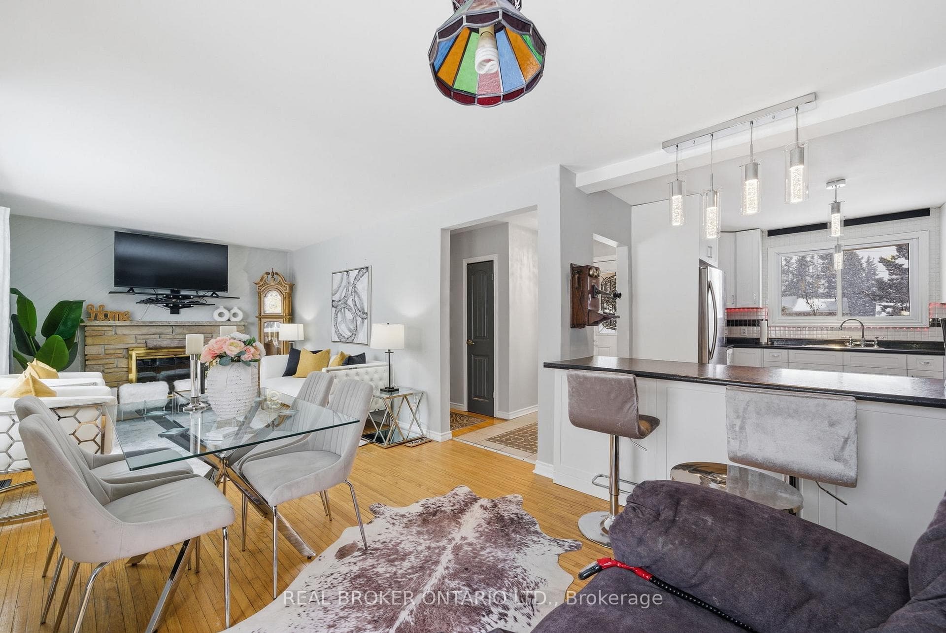 1157 Lakeshore Road photo 1