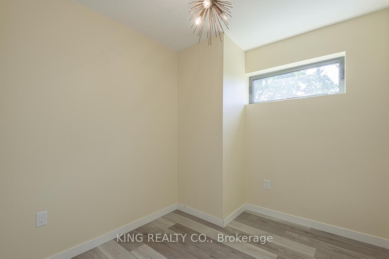 369 Essa Road Unit 104 photo 35