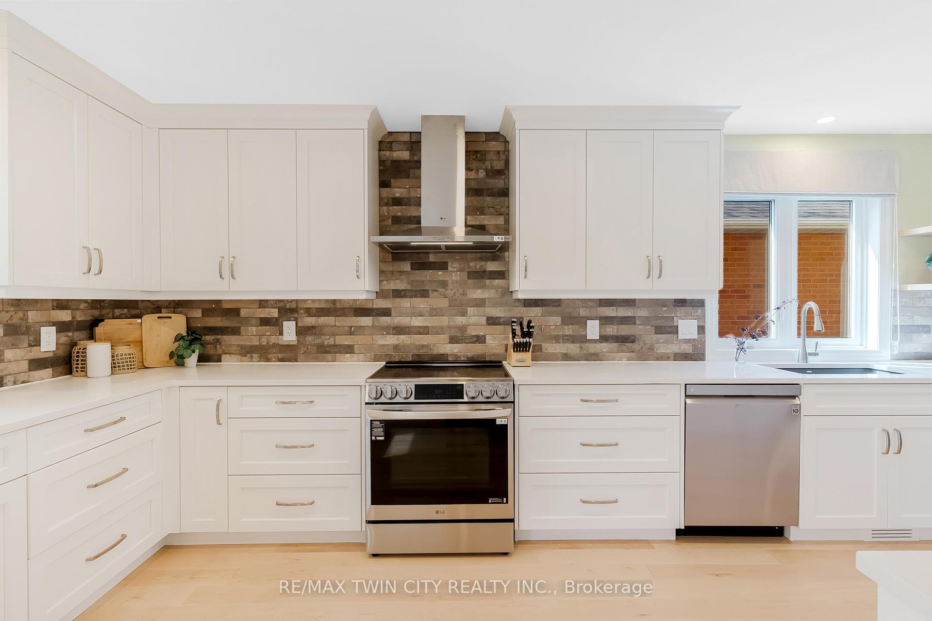 42 Handorf Drive photo 11