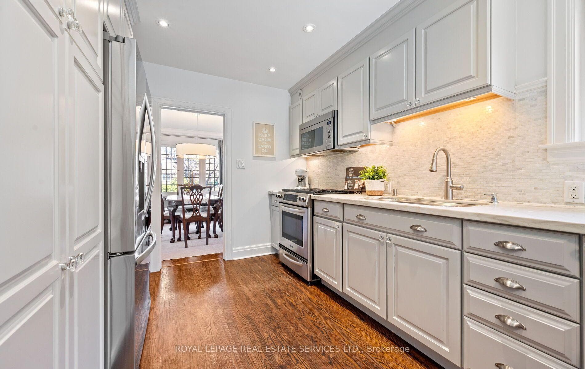 60 Thompson Avenue photo 13