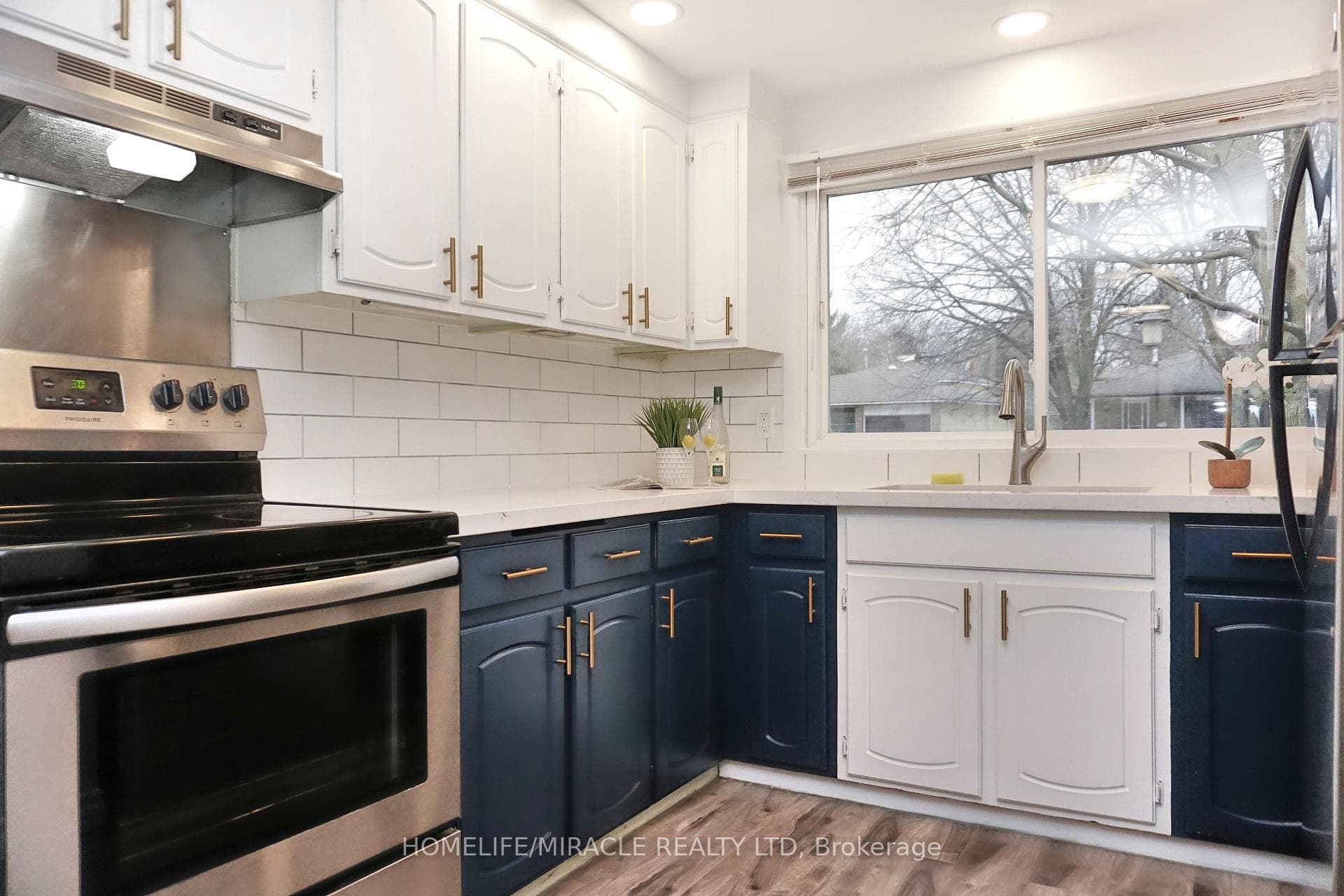 460 Midwood Crescent photo 10
