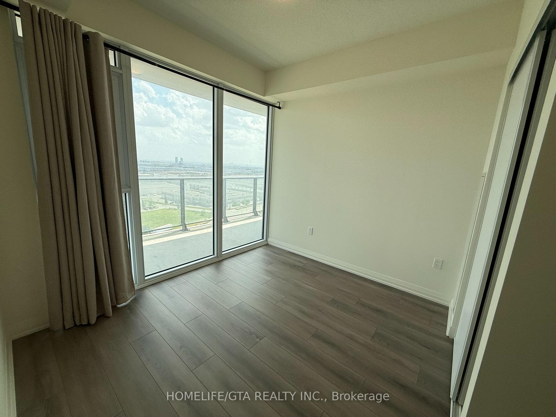 8960 Jane Street Unit 1612 photo 10