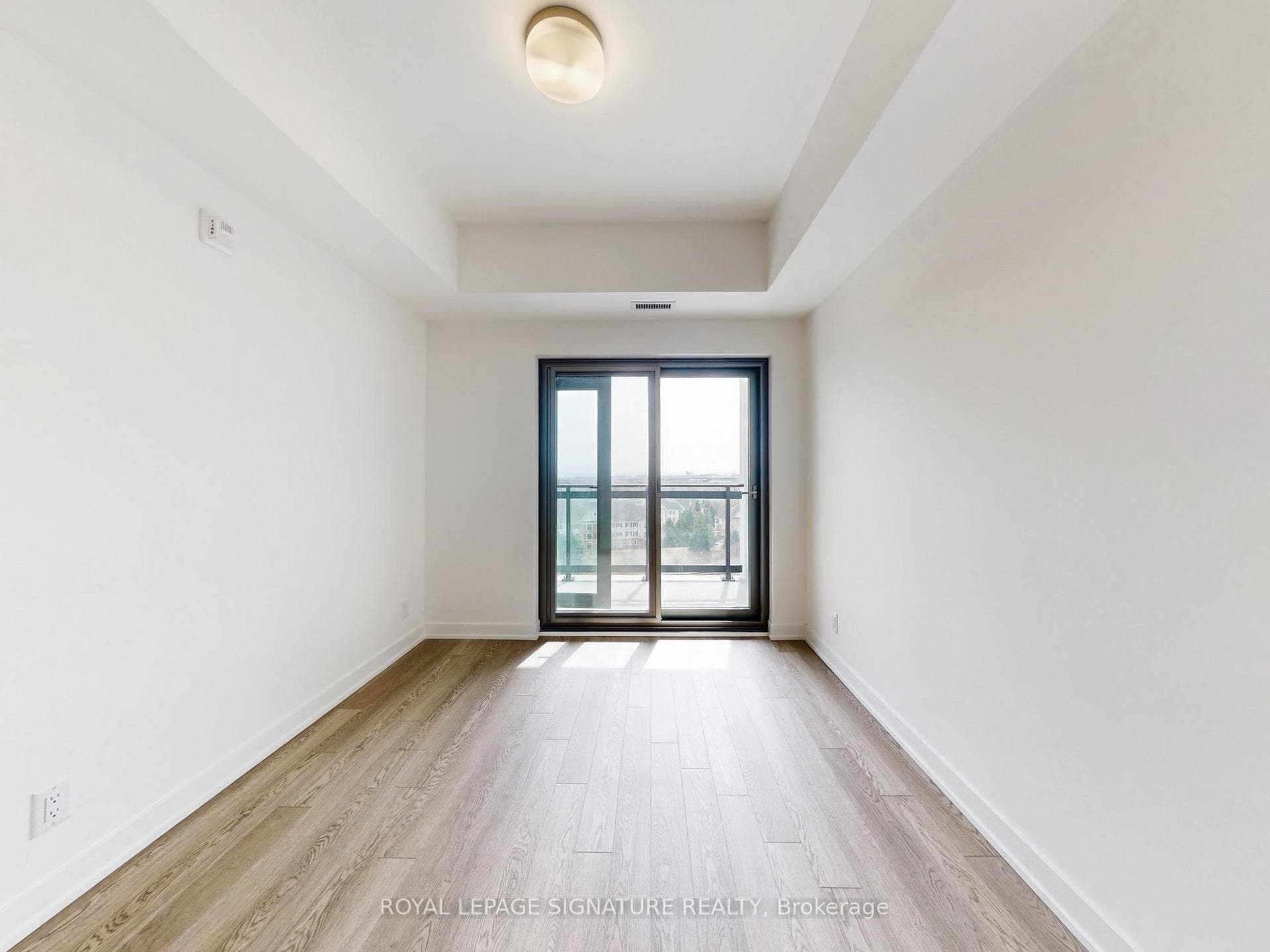 51 Clarington Boulevard Unit 821 photo 9