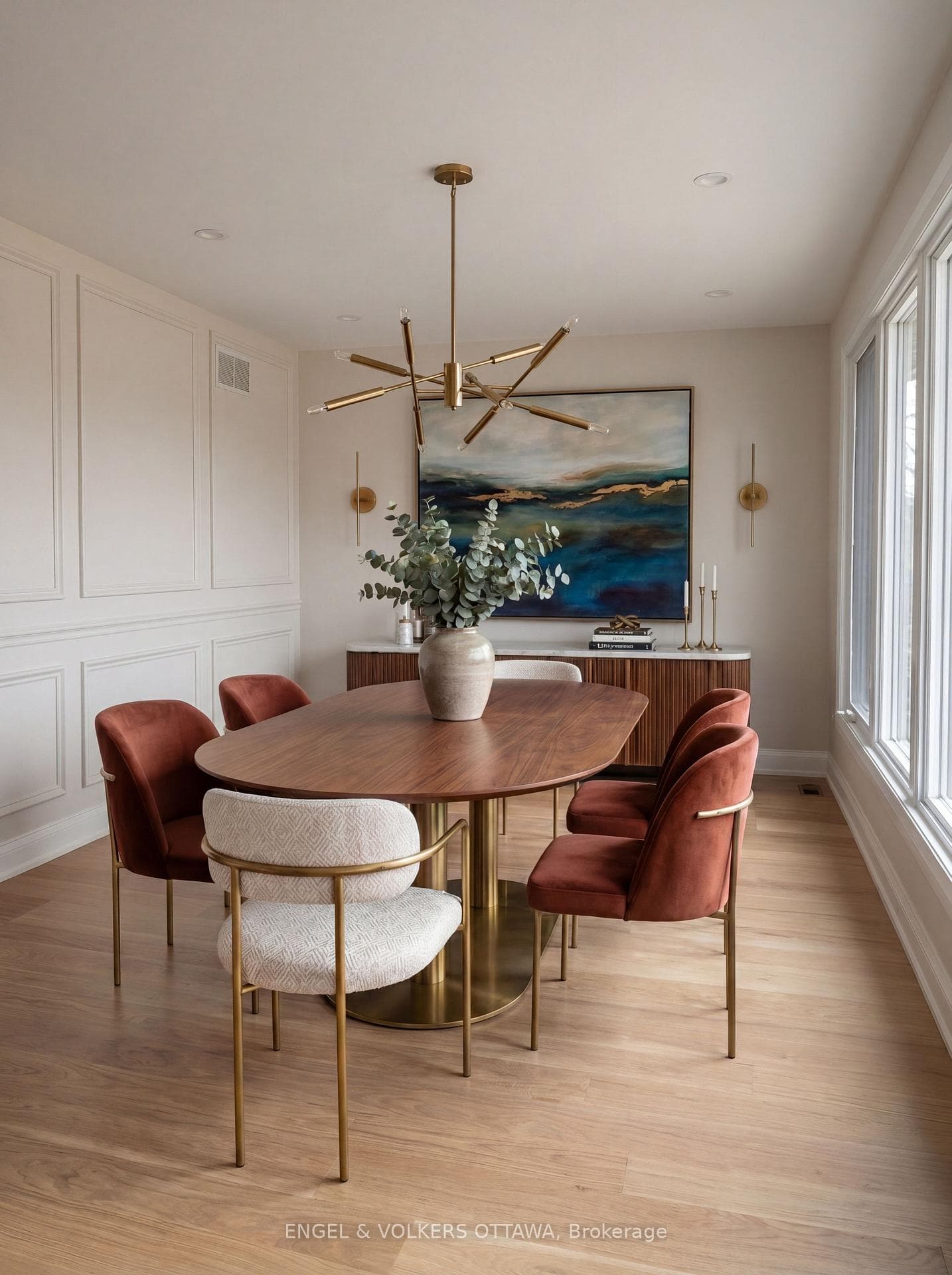 Dining concept. Fully customizable by OakWood.