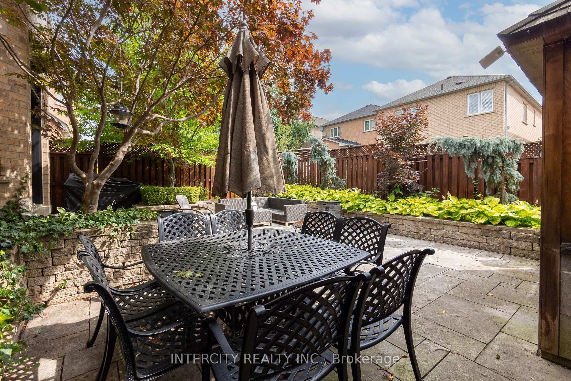 11 Queensberry Crescent photo 39