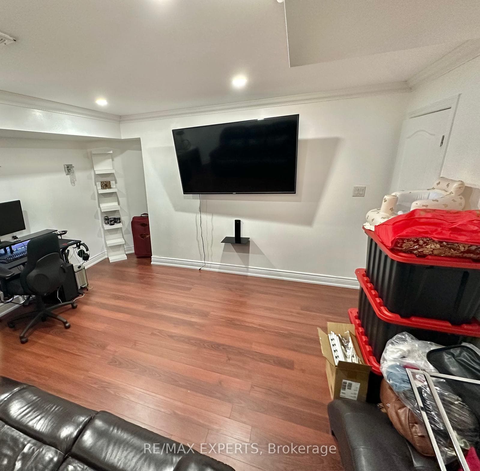 1 Berger Avenue photo 28