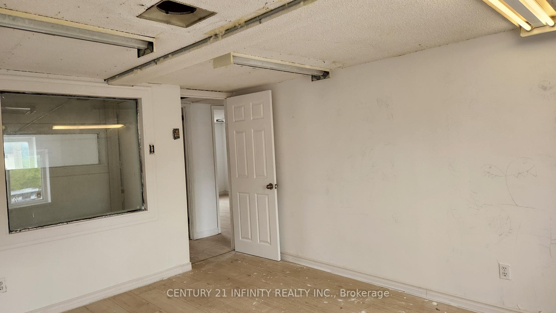 1019 Nelson Street Unit 8 photo 6