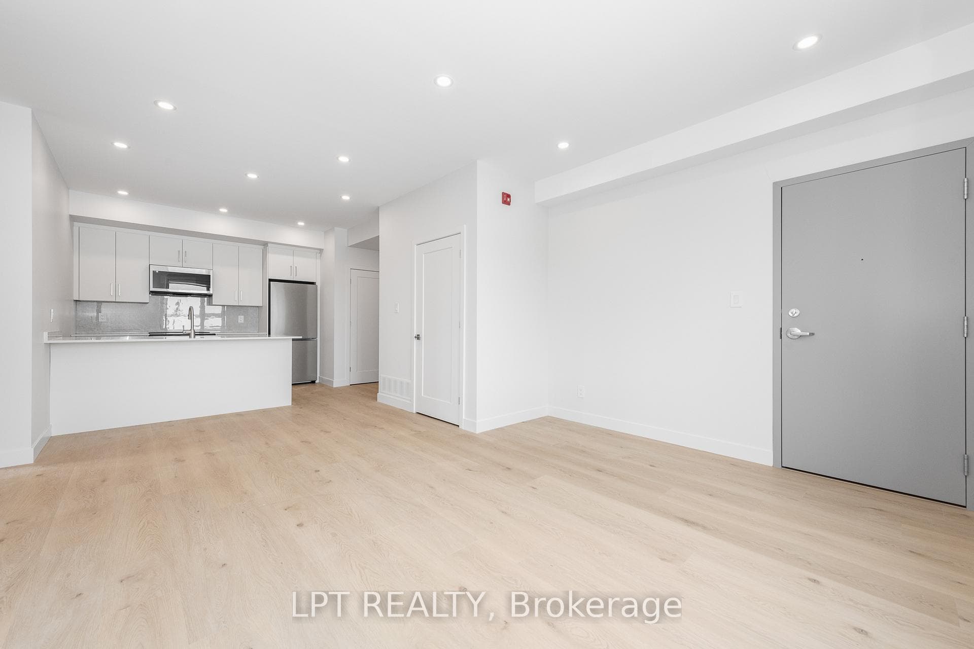 250 Shakespeare Street Unit 2 photo 12