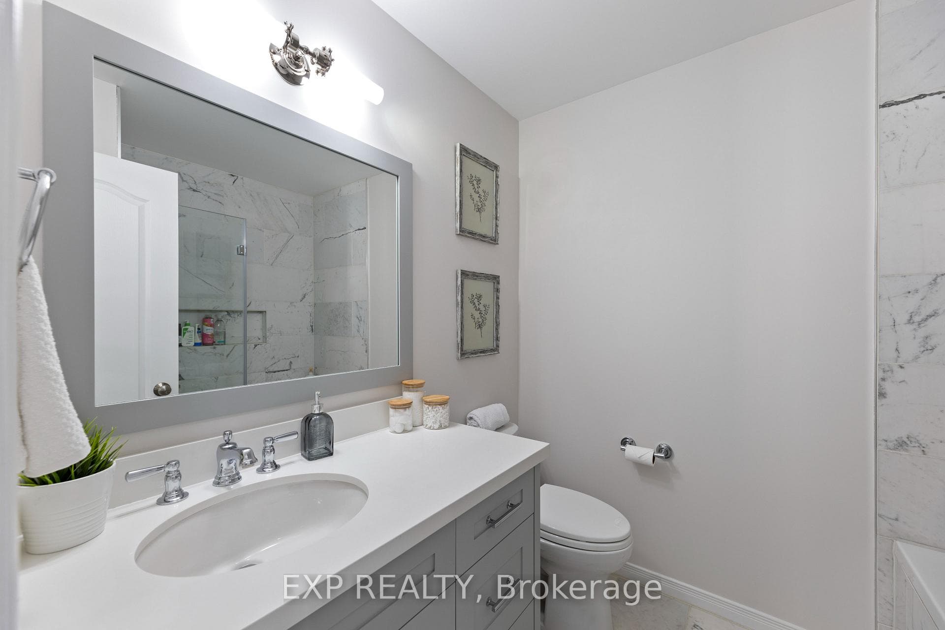 2nd Floor 4pc Bathroom