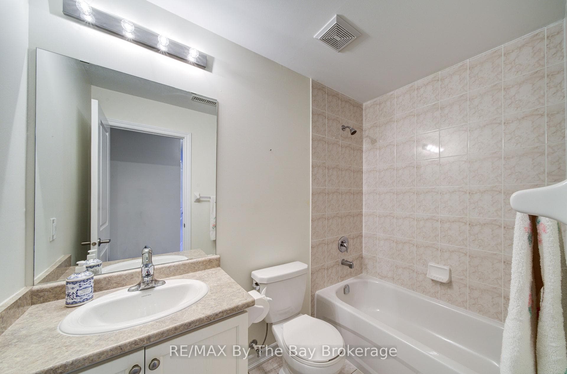 4 piece Bathroom downstairs