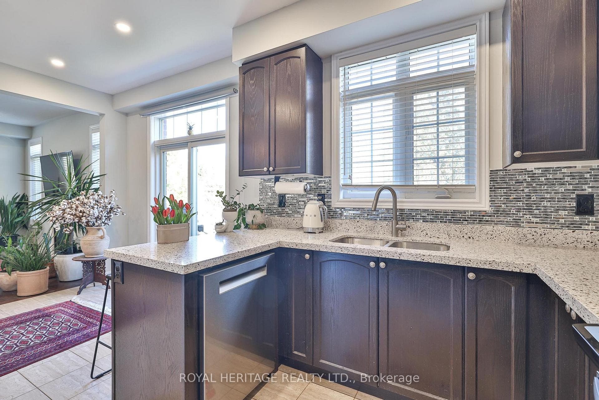 2493 Earl Grey Avenue photo 11