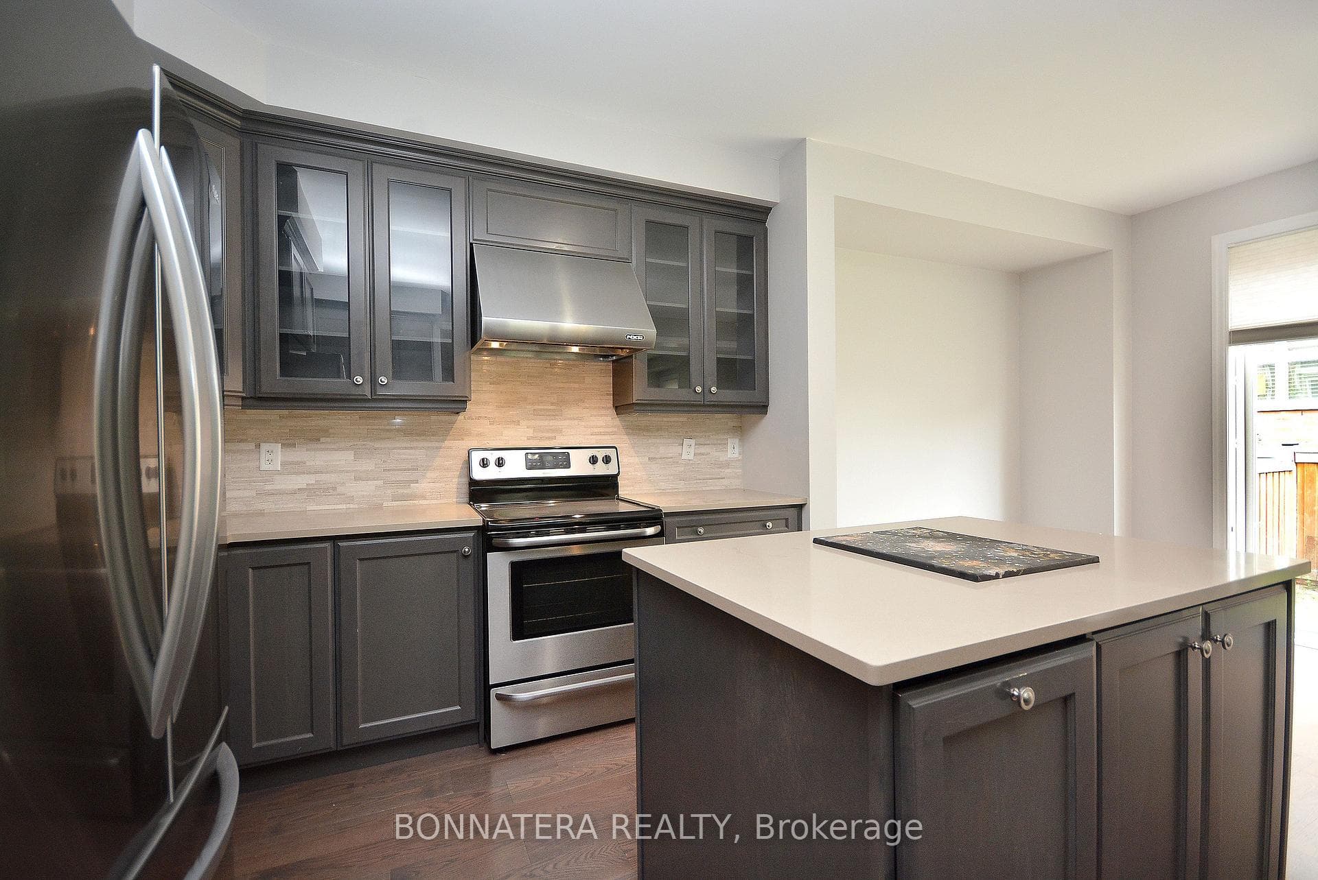 3182 Daisy Way photo 15