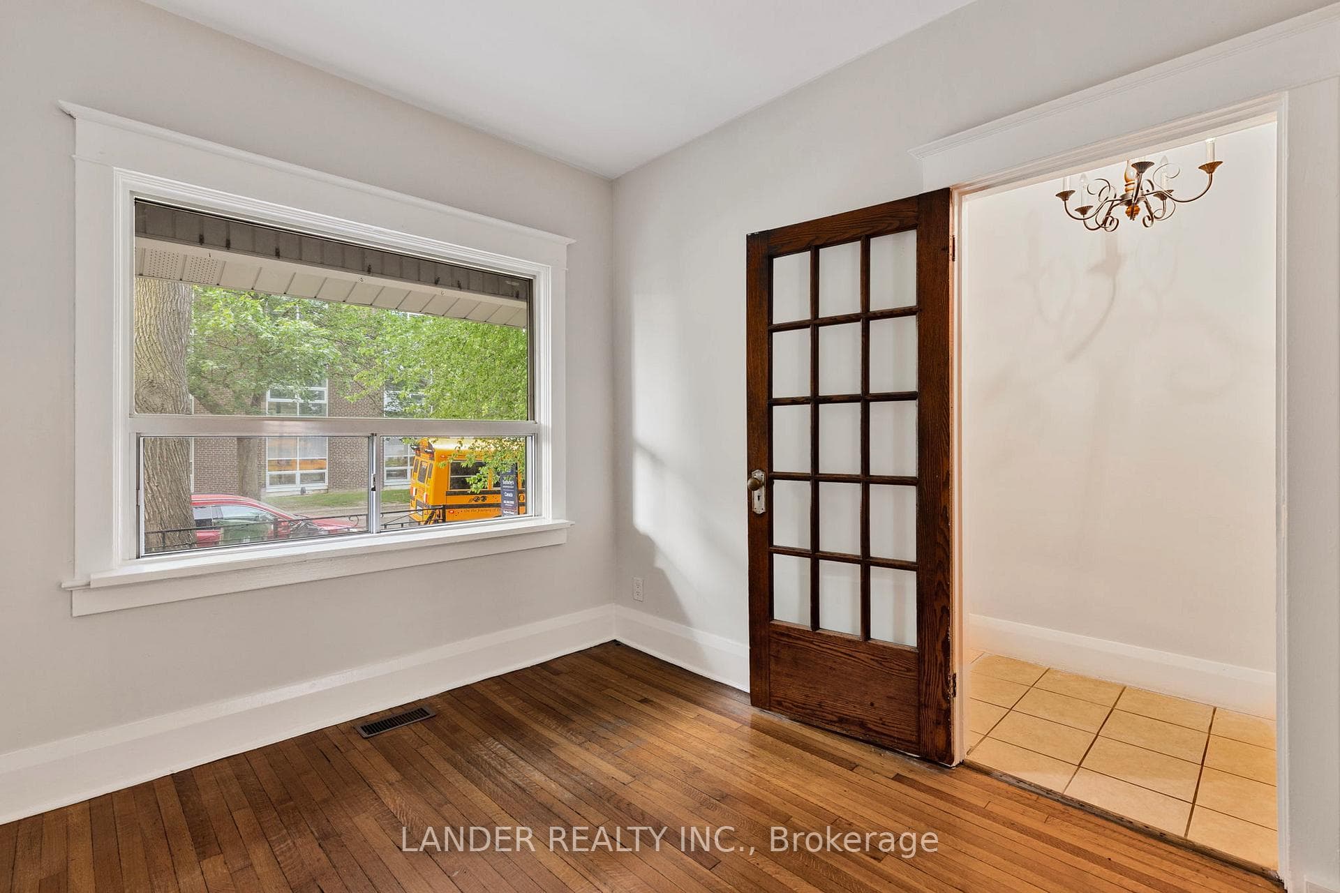 98 Chatham Avenue photo 4
