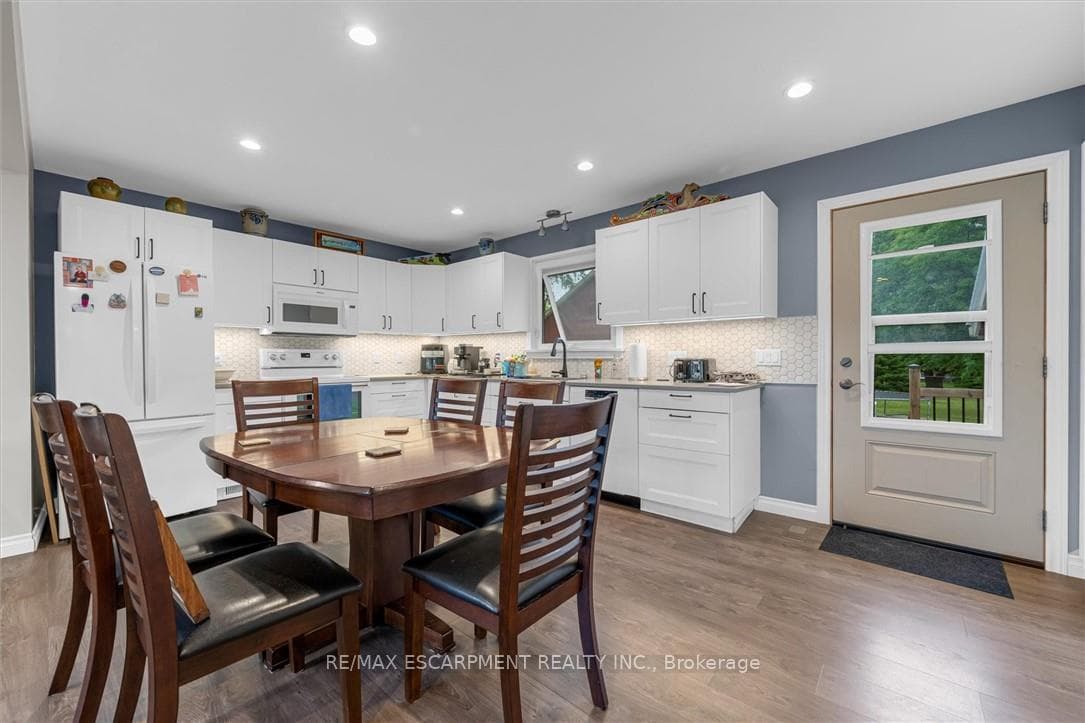 5073 Charles Street photo 8