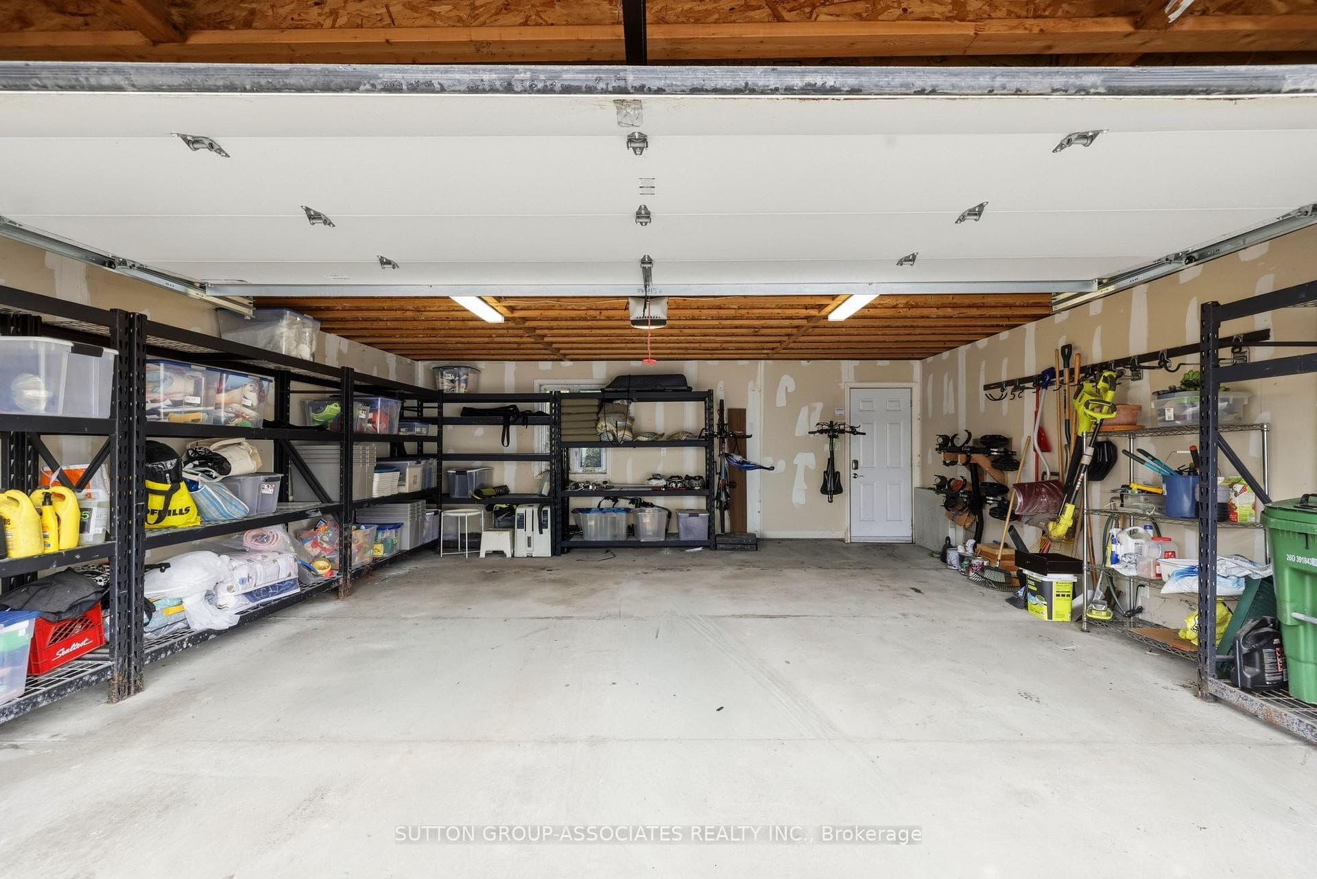 204 Beatrice Street photo 50