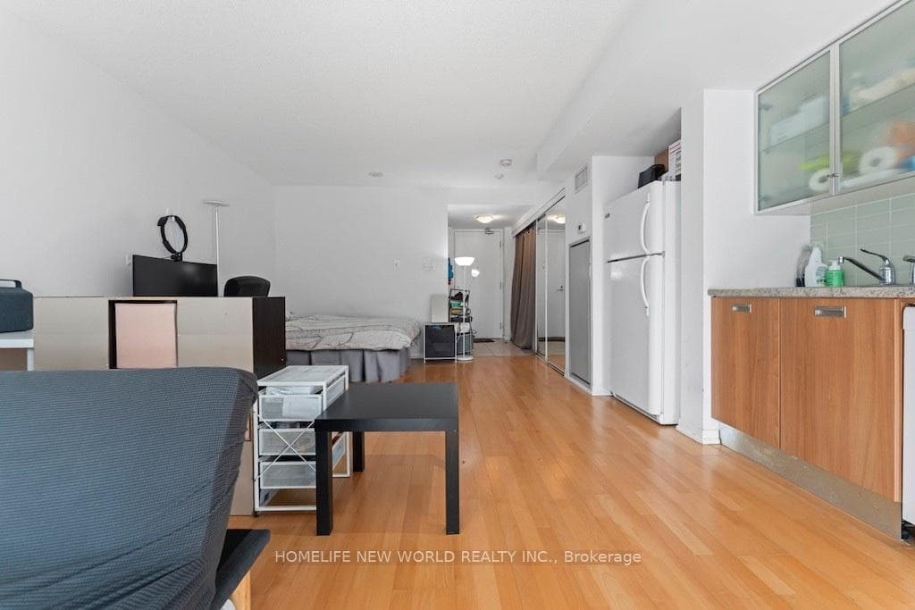 38 Grenville Street Unit 505 photo 12